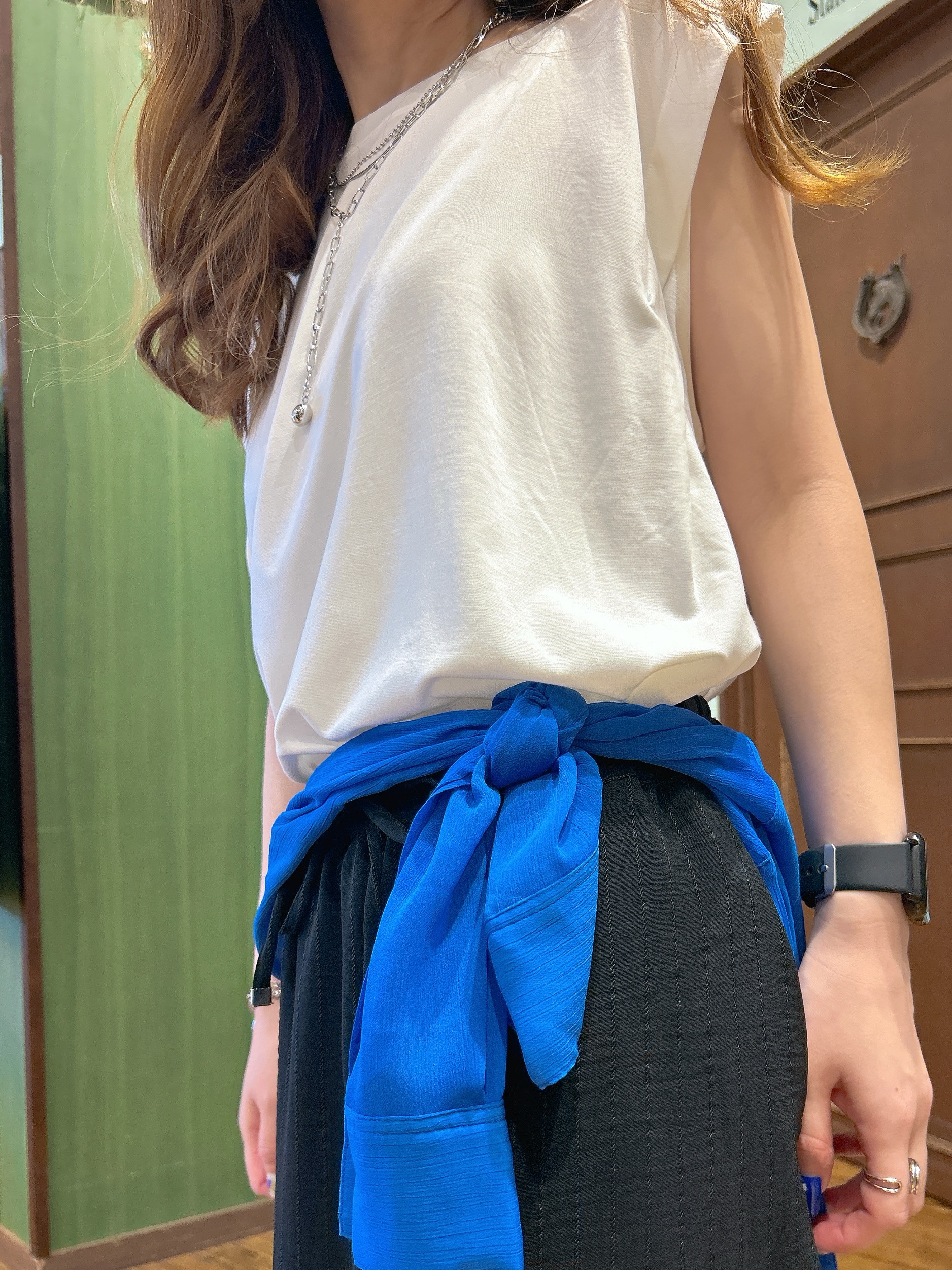 かおりさんの「SHOO･LA･RUE｜【UVカット/接触冷感】とろみタックノースリーブトップス」を使ったコーディネート