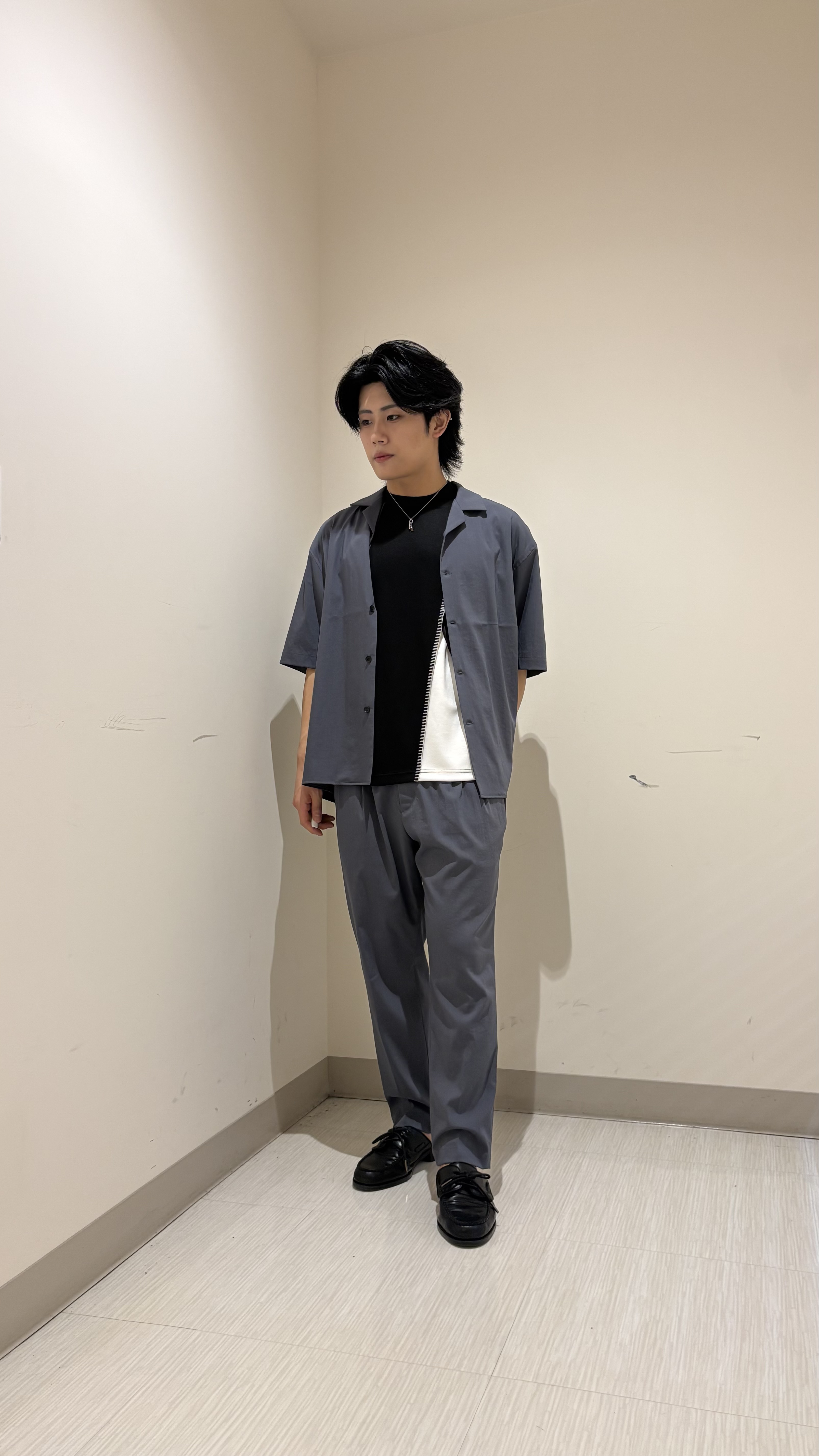 辻一樹さんの「tk.TAKEO KIKUCHI｜【接触冷感／UVCUT】COOL PLAY開襟シャツ」を使ったコーディネート