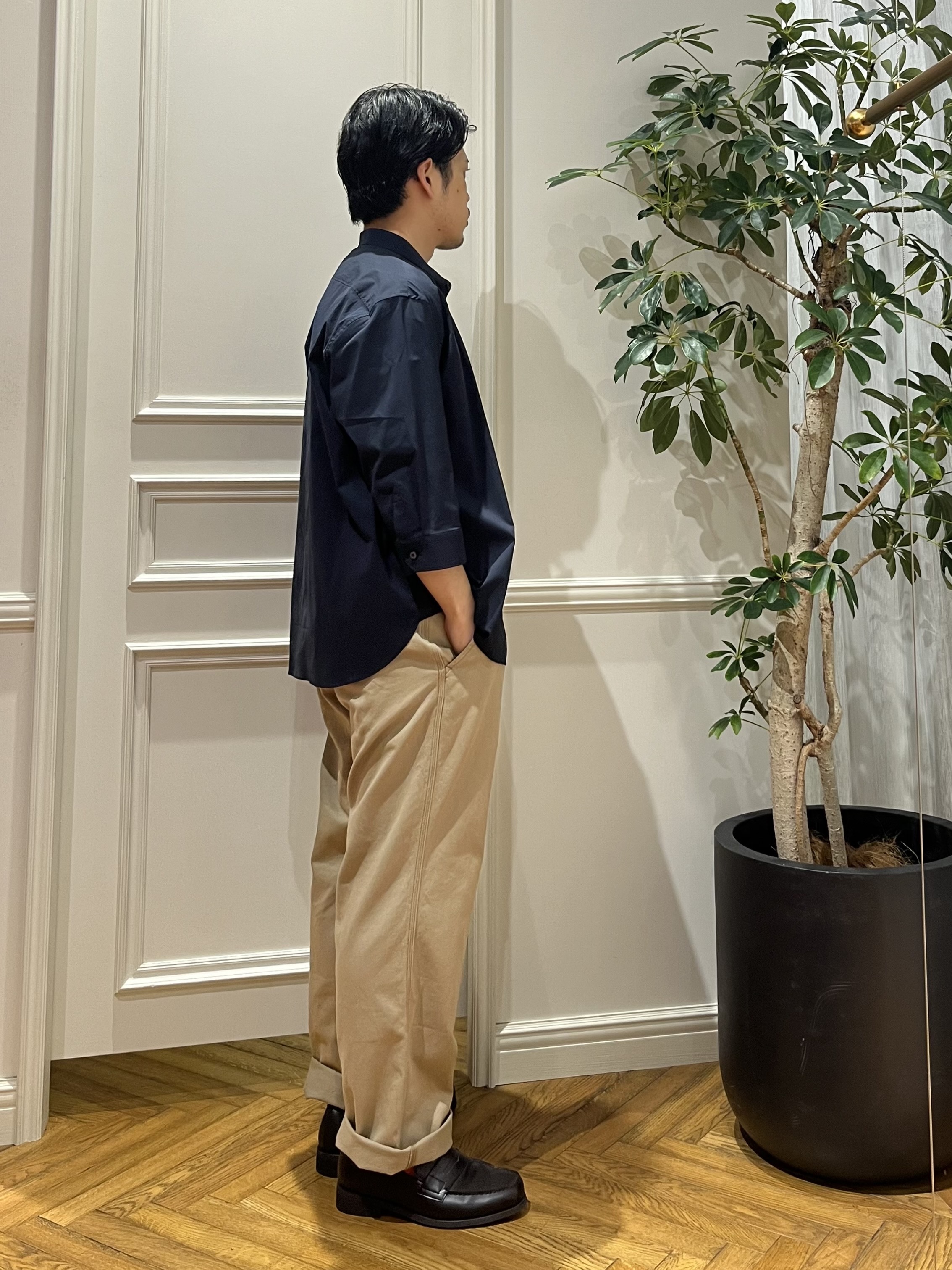 Tokuさんの「DRESSTERIOR｜オーガニックコットン ストレッチバンドカラーシャツ」を使ったコーディネート