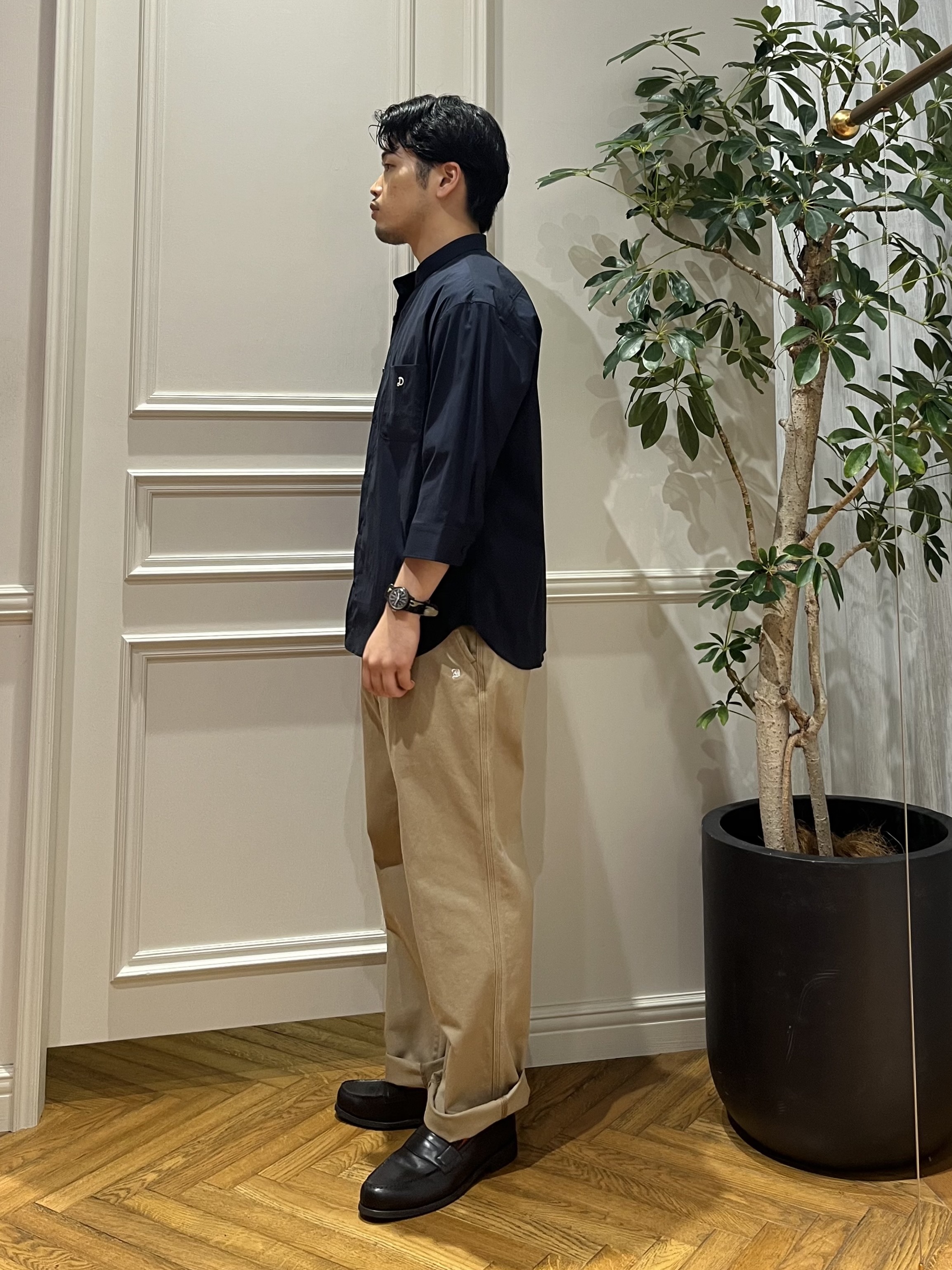 Tokuさんの「DRESSTERIOR｜オーガニックコットン ストレッチバンドカラーシャツ」を使ったコーディネート