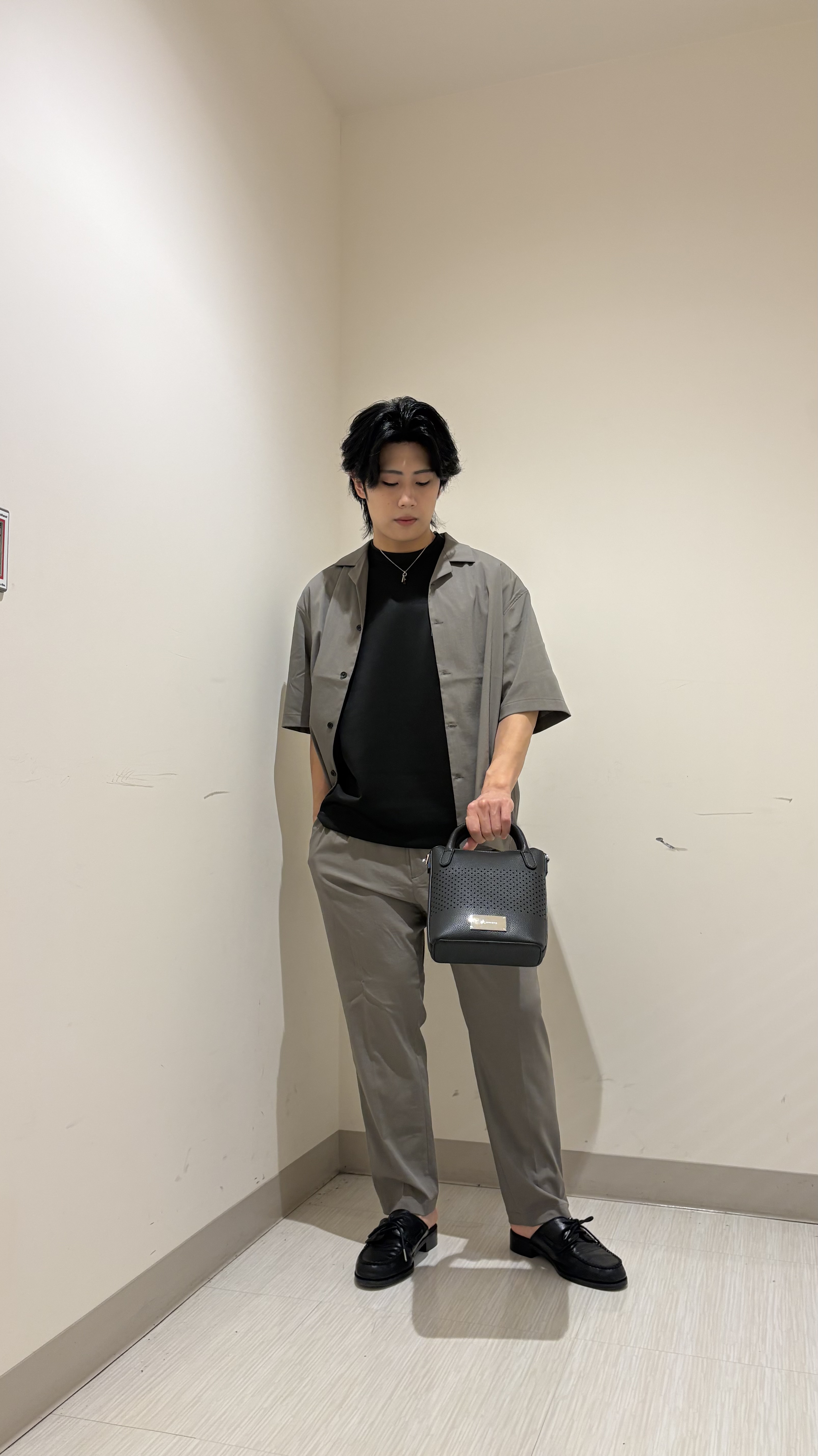 辻一樹さんの「tk.TAKEO KIKUCHI｜【接触冷感／UVCUT】COOL PLAY開襟シャツ」を使ったコーディネート