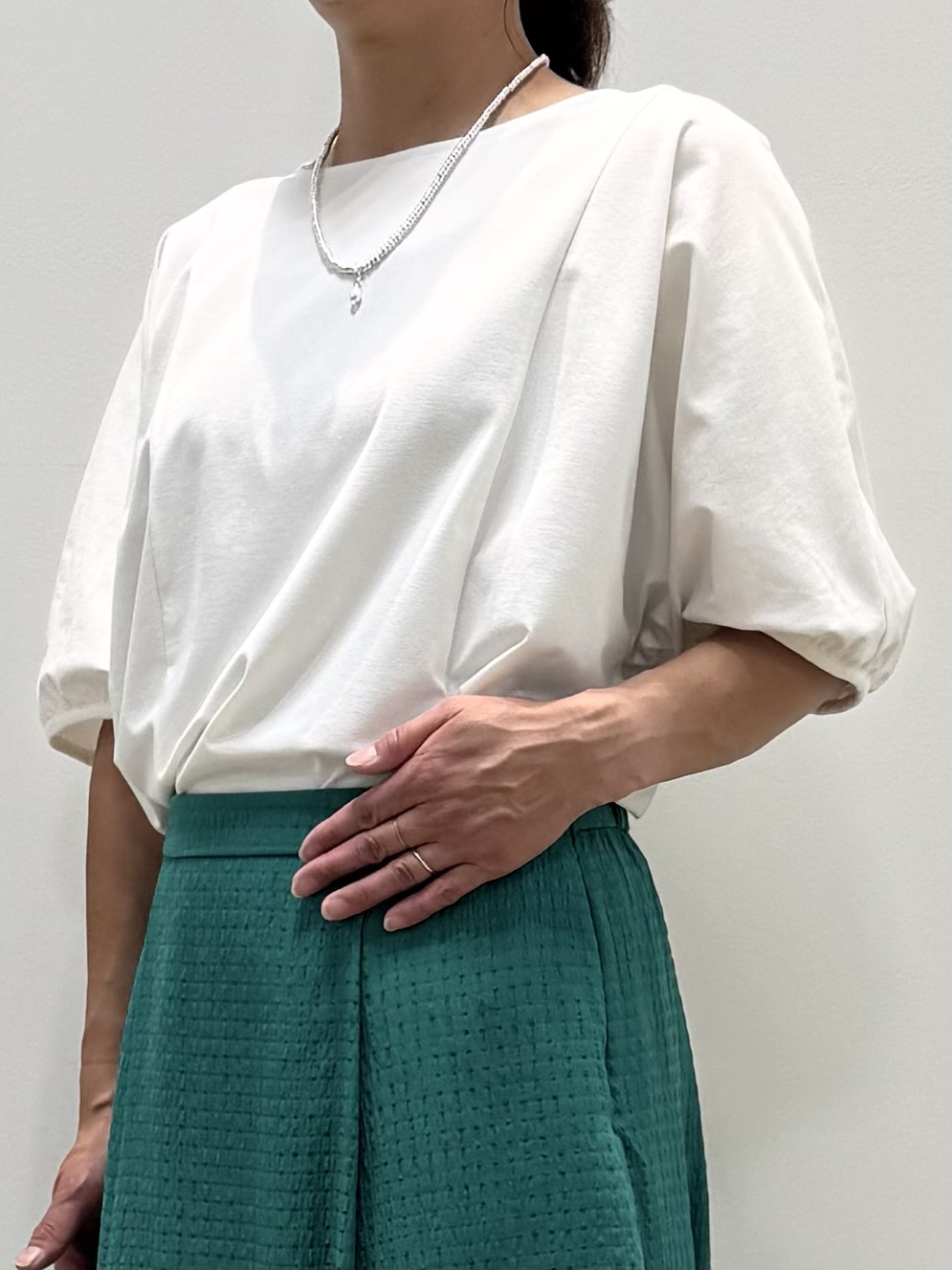 koyaさんの「Reflect｜【UVカット／接触冷感／吸水速乾】ギャザースリーブカットソー」を使ったコーディネート