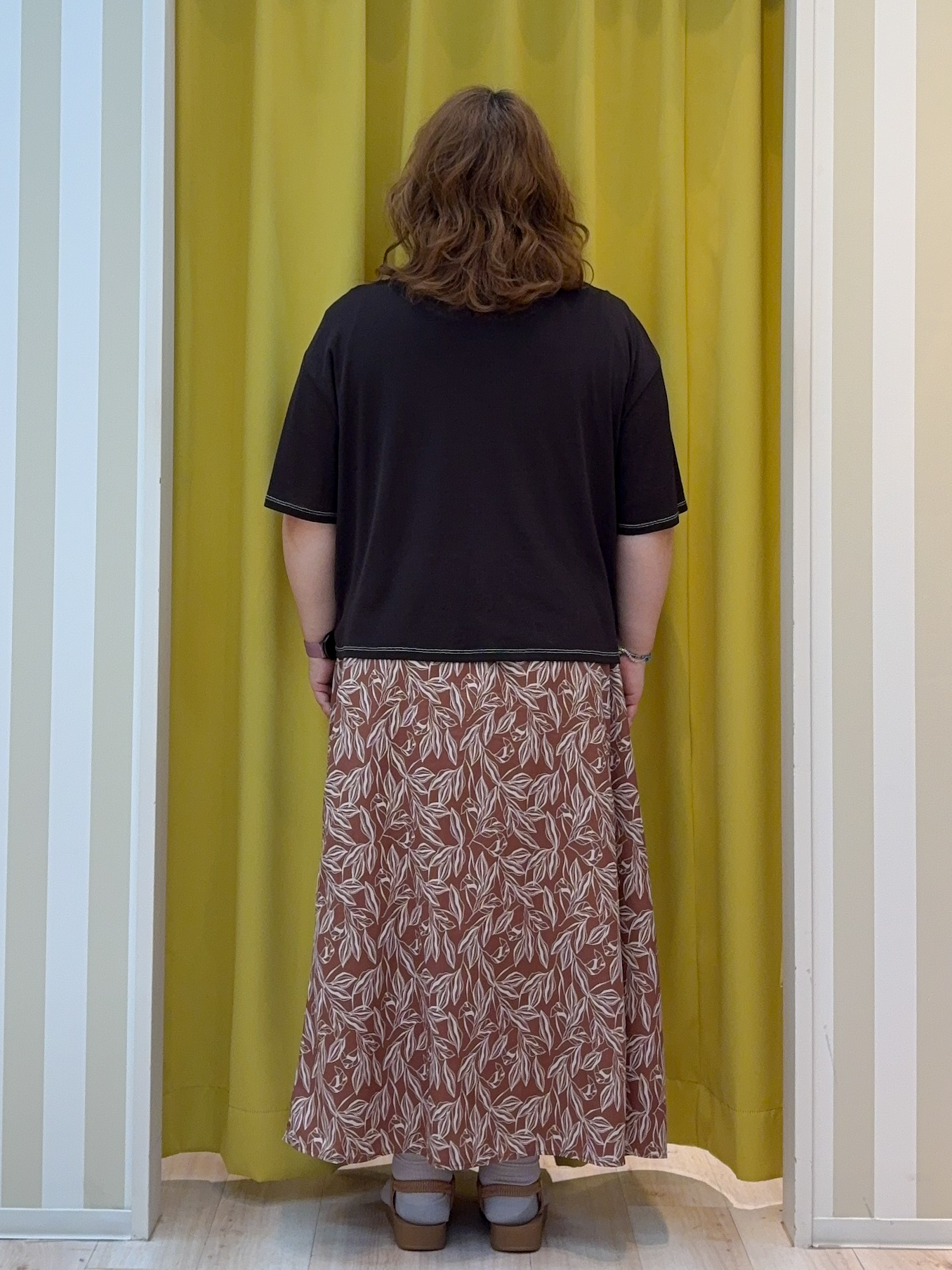 kotoさんさんの「SHOO･LA･RUE｜【S-LL/洗濯機可/体型カバー】ゆるっとこなれる 大人のシアースラブTシャツ」を使ったコーディネート