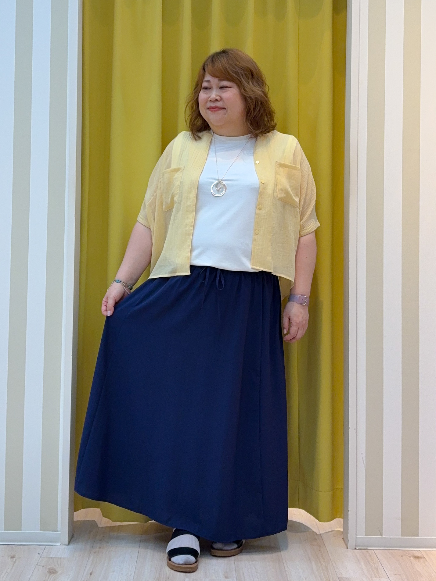 kotoさんさんの「SHOO･LA･RUE｜【洗濯機可】ナチュラルな風合いが魅力 シアードルマンブラウス」を使ったコーディネート
