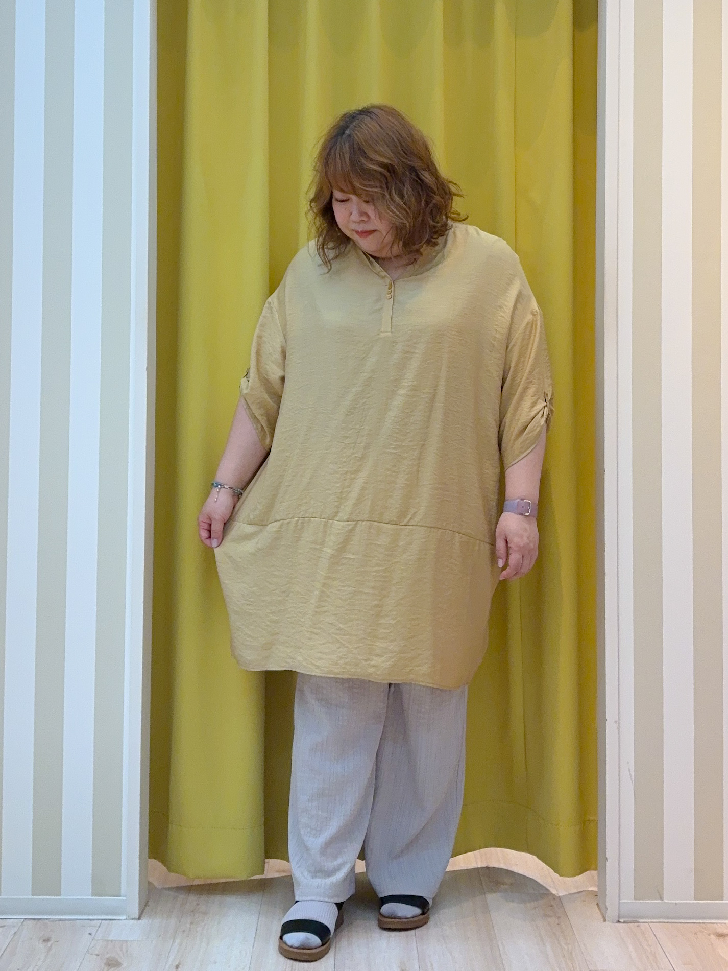 kotoさんさんの「SHOO･LA･RUE｜【ひんやり/S-LL/洗濯機可】体型カバーにも スラブコクーンチュニック」を使ったコーディネート