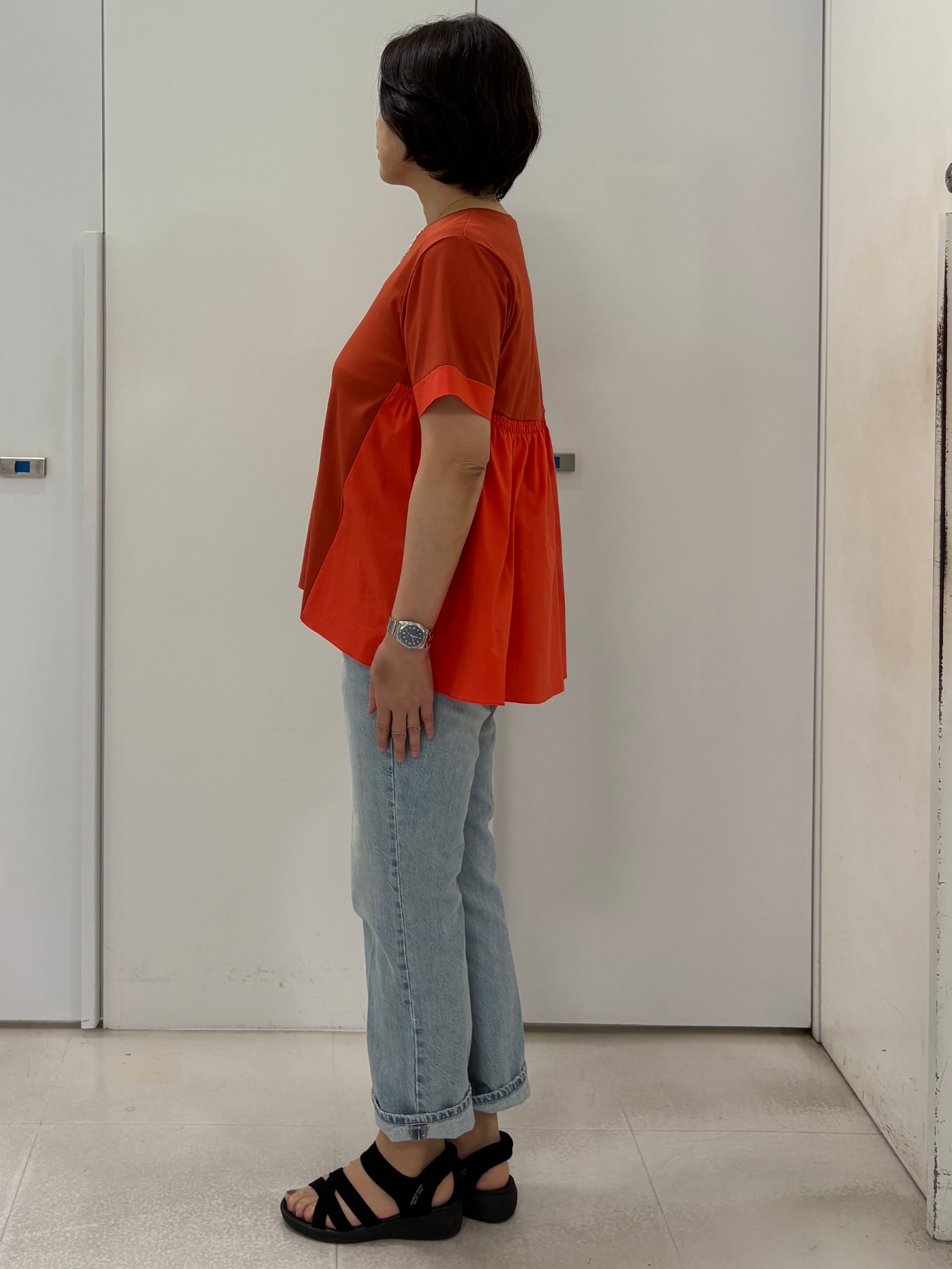 hIさんの「COUP DE CHANCE｜【手洗い可／日本製】バックペプラムデザイン プルオーバー」を使ったコーディネート