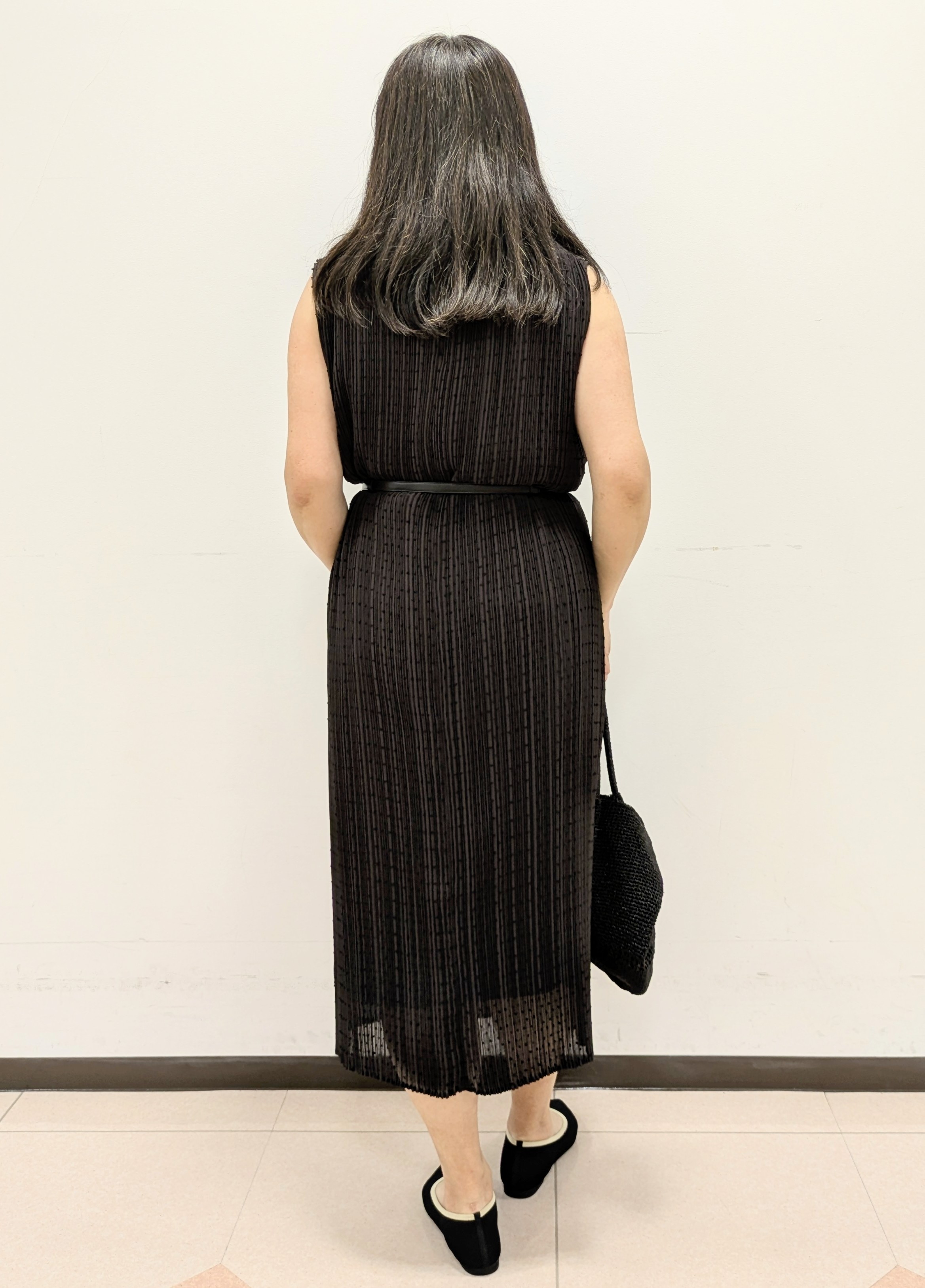 ともさんの「UNTITLED｜【華やか/シアー感】ドットジャガードワンピース」を使ったコーディネート