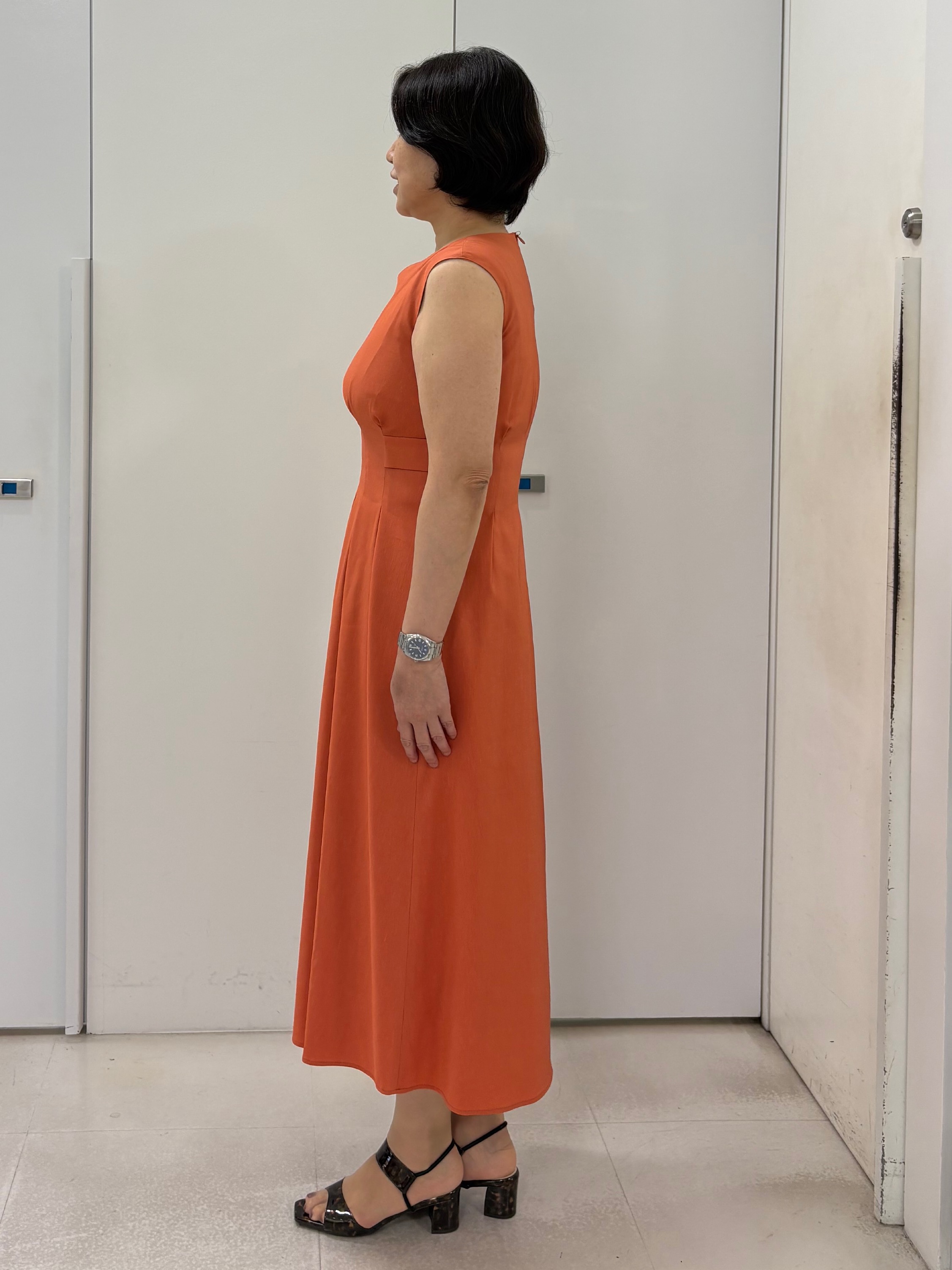 hIさんの「COUP DE CHANCE｜【手洗い可／日本製】ノースリーブフレアワンピース」を使ったコーディネート