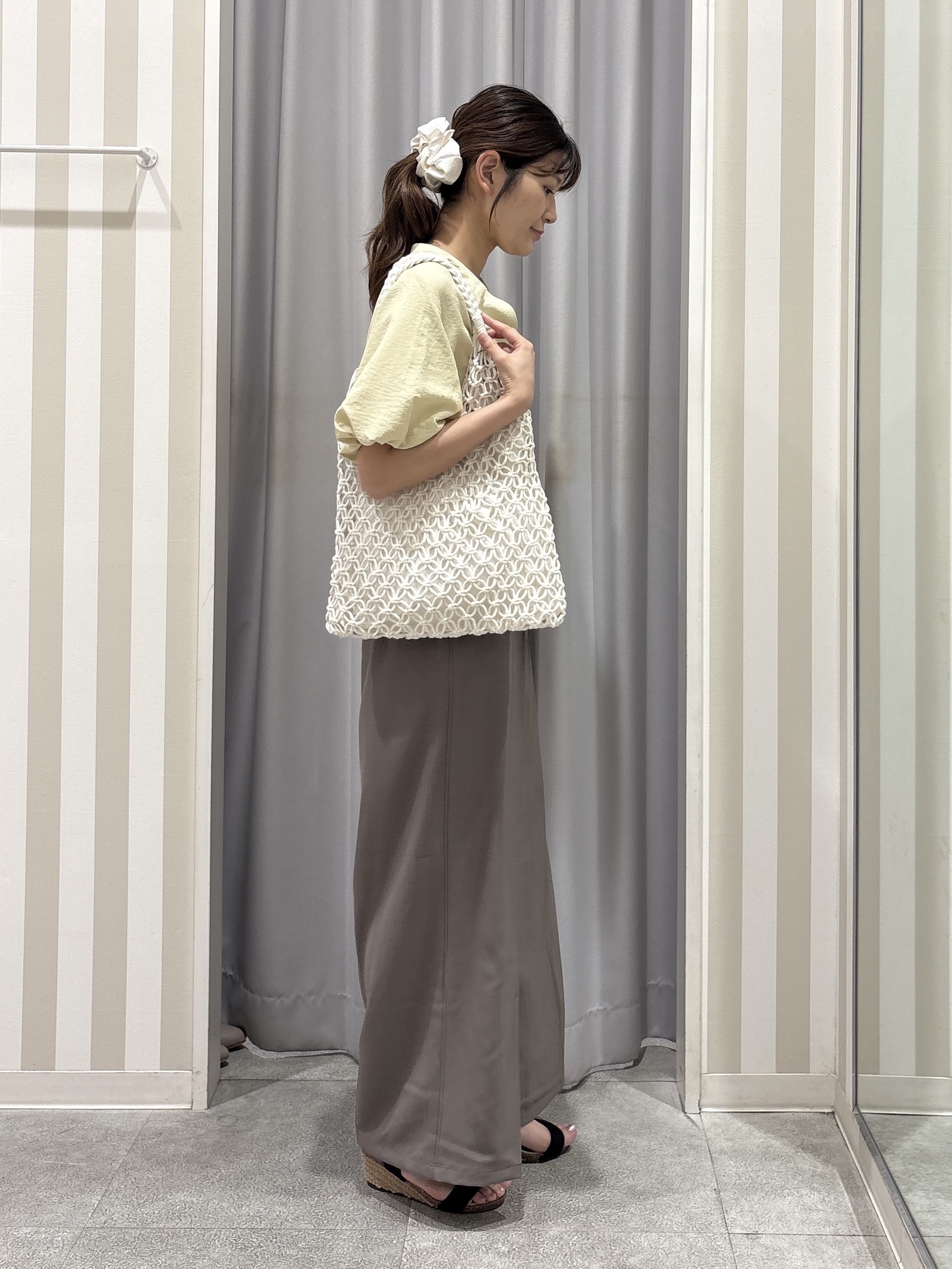 Rikaさんの「SHOO･LA･RUE｜【S-LL/洗濯機可】バルーンスリーブ　キーネックブラウス」を使ったコーディネート