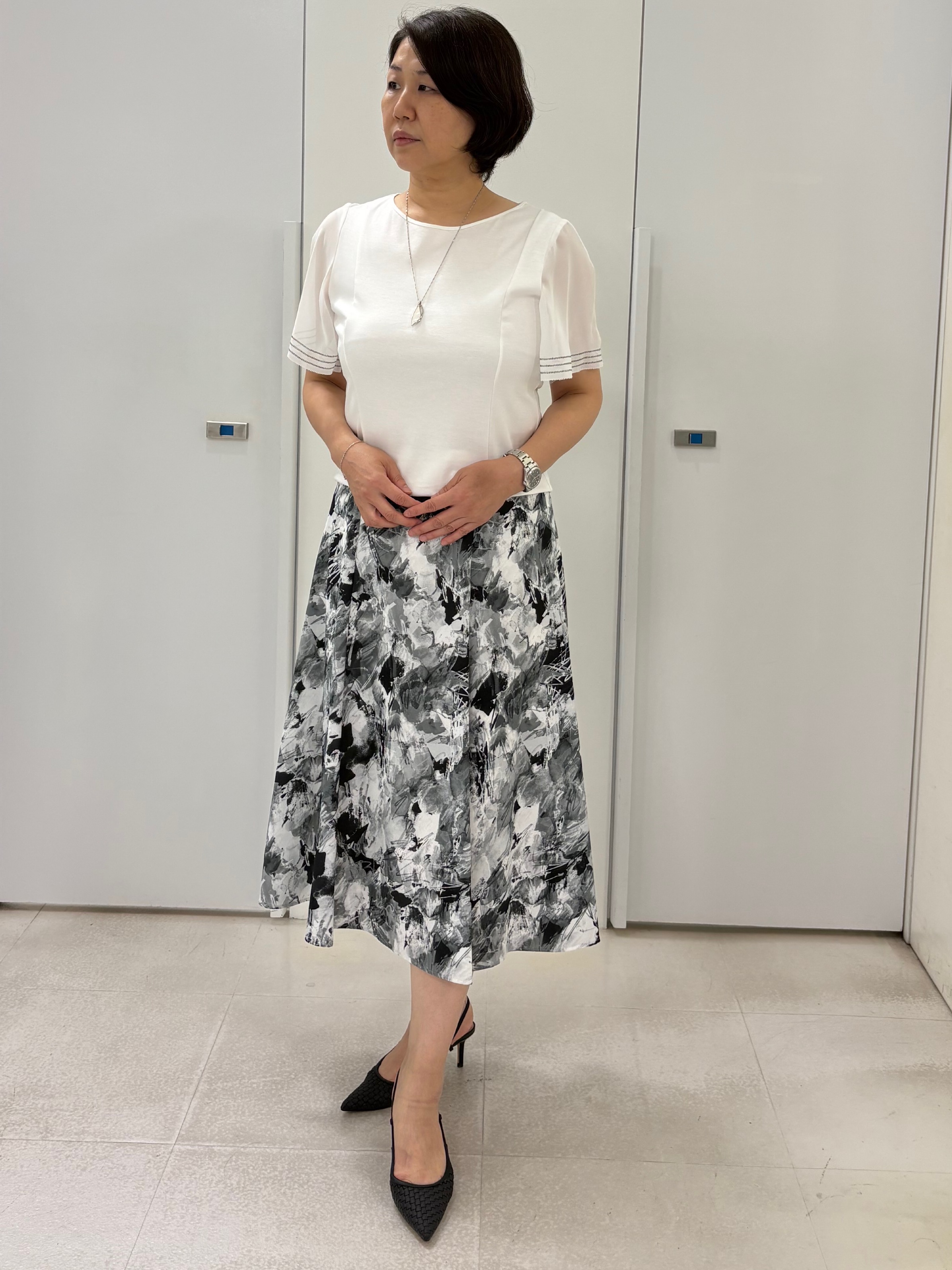 hIさんの「COUP DE CHANCE｜【手洗い可】フレアスリーブカットソー」を使ったコーディネート