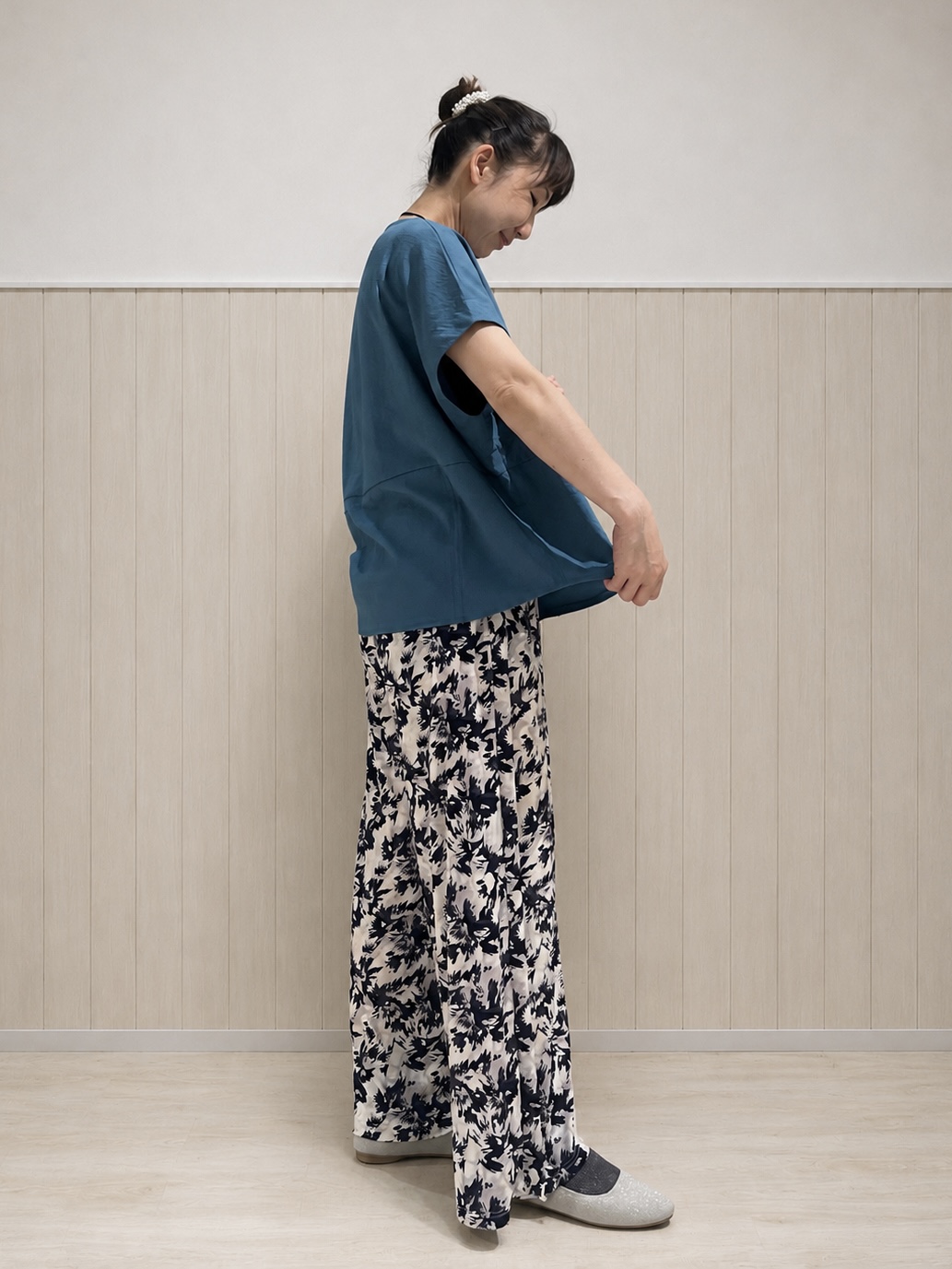 まつみさんの「SHOO･LA･RUE｜【洗濯機可/セットアップ可】軽凛(かろりん) ひんやり切替コクーントップス」を使ったコーディネート