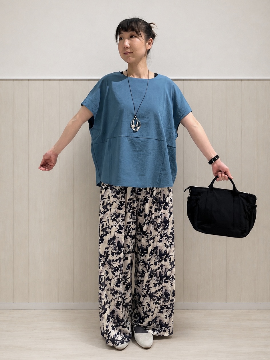 まつみさんの「SHOO･LA･RUE｜【洗濯機可/セットアップ可】軽凛(かろりん) ひんやり切替コクーントップス」を使ったコーディネート