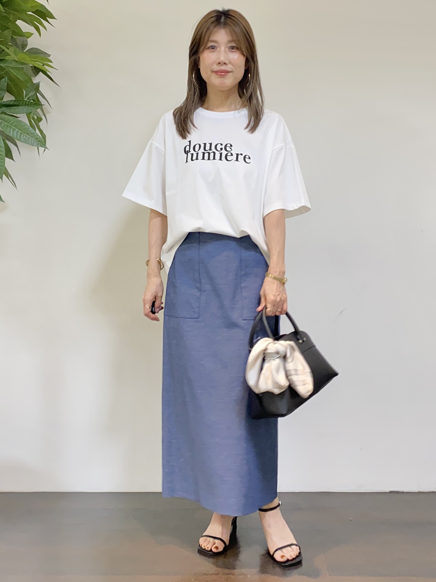 tomoさんの「UNTITLED｜【アンサンブル可/日除け・冷房対策】シアーレーヨンZIPカーディガン」を使ったコーディネート