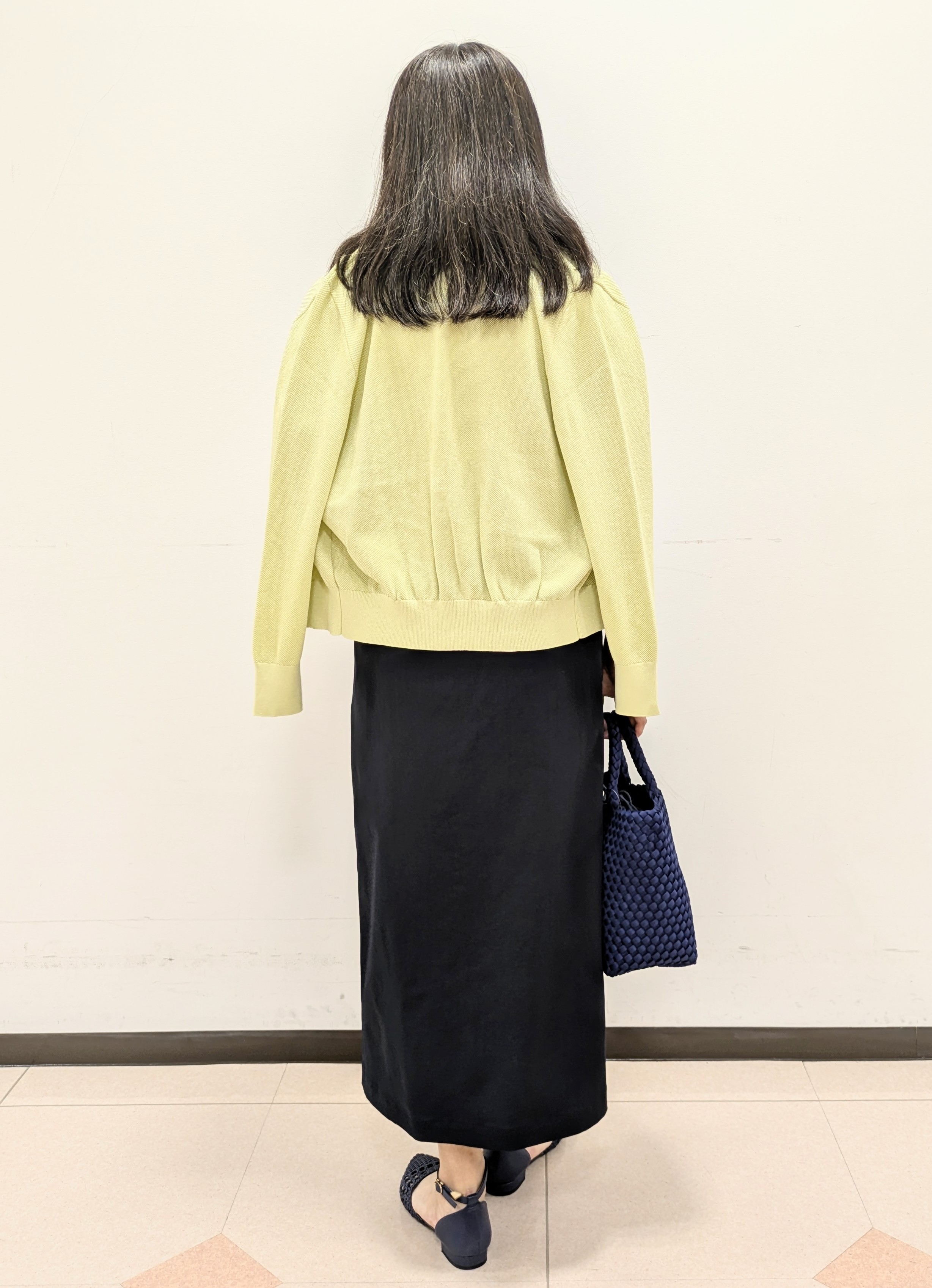 ともさんの「UNTITLED｜【アンサンブル可】ラメ混クルーネックカーディガン」を使ったコーディネート