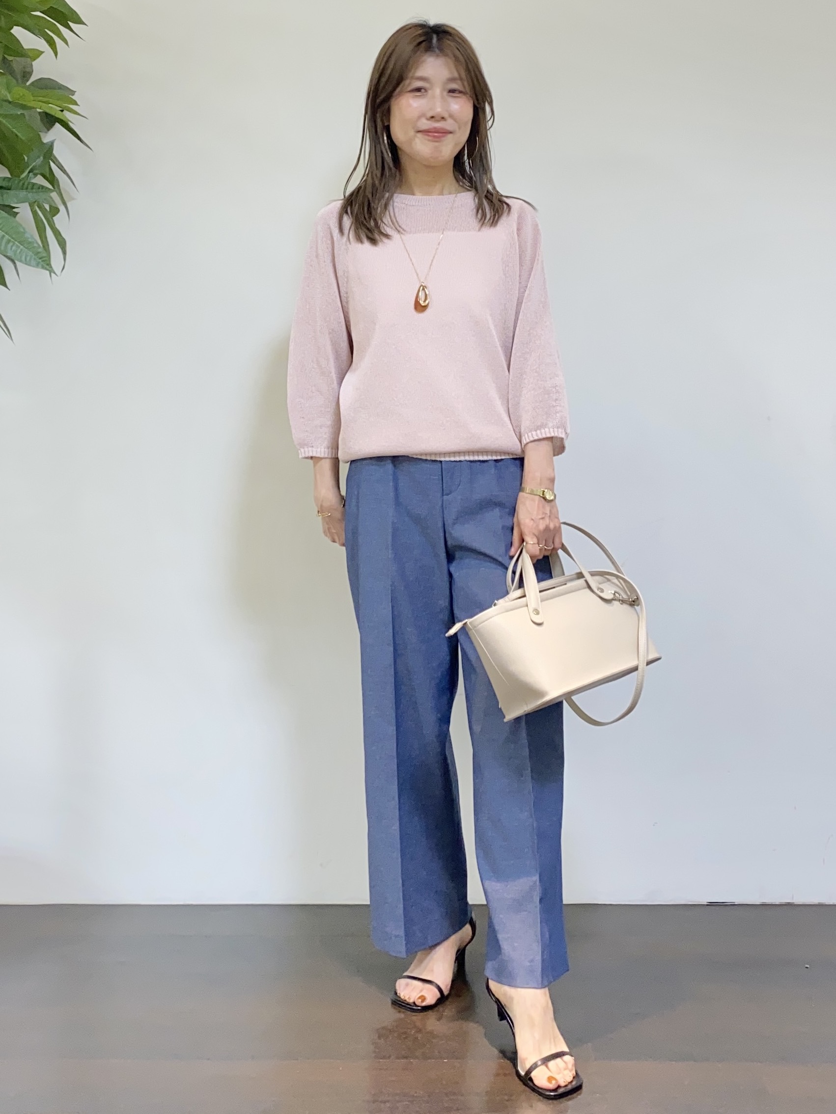 tomoさんの「UNTITLED｜【洗える/ゆったり】クルーネックドライニット」を使ったコーディネート