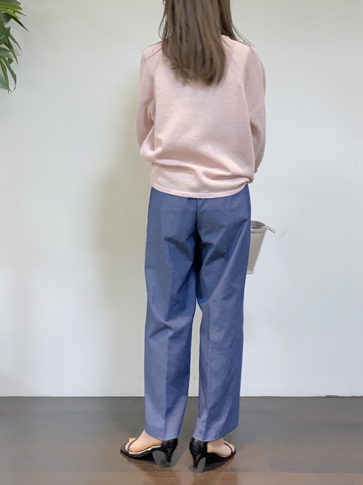 tomoさんの「UNTITLED｜【洗える/ゆったり】クルーネックドライニット」を使ったコーディネート