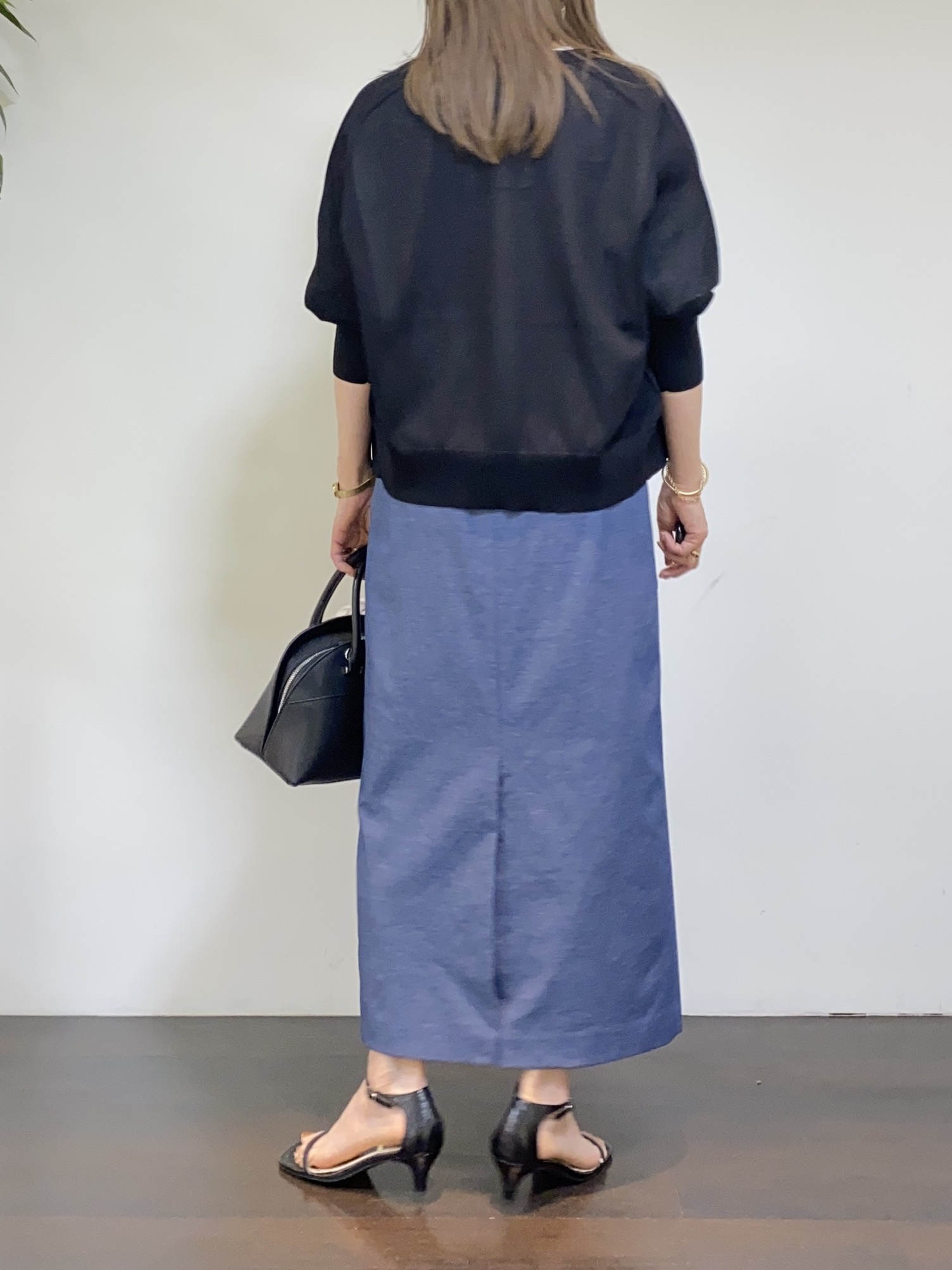 tomoさんの「UNTITLED｜【アンサンブル可/日除け・冷房対策】シアーレーヨンZIPカーディガン」を使ったコーディネート