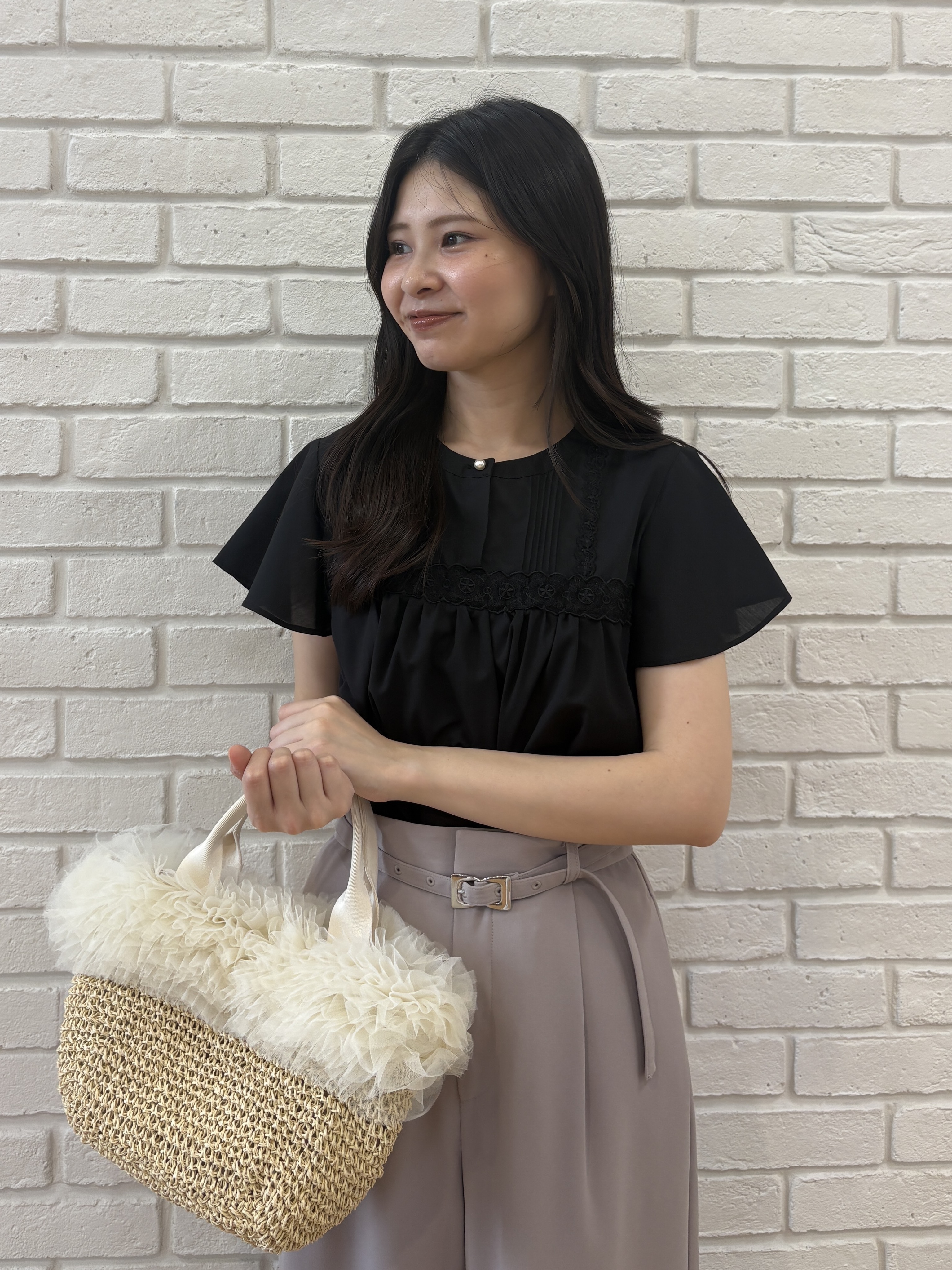 AOIさんの「Couture brooch｜レースハギブラウス」を使ったコーディネート