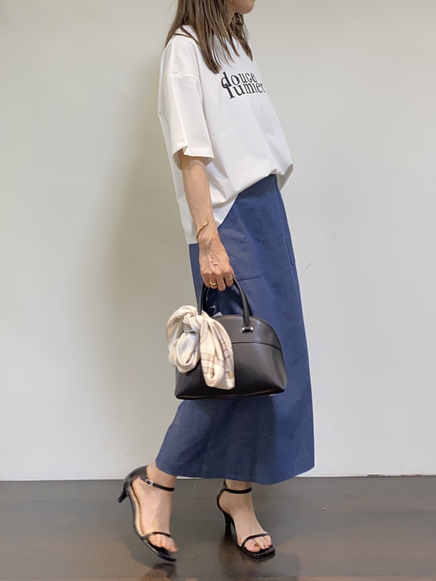 tomoさんの「UNTITLED｜【アンサンブル可/日除け・冷房対策】シアーレーヨンZIPカーディガン」を使ったコーディネート
