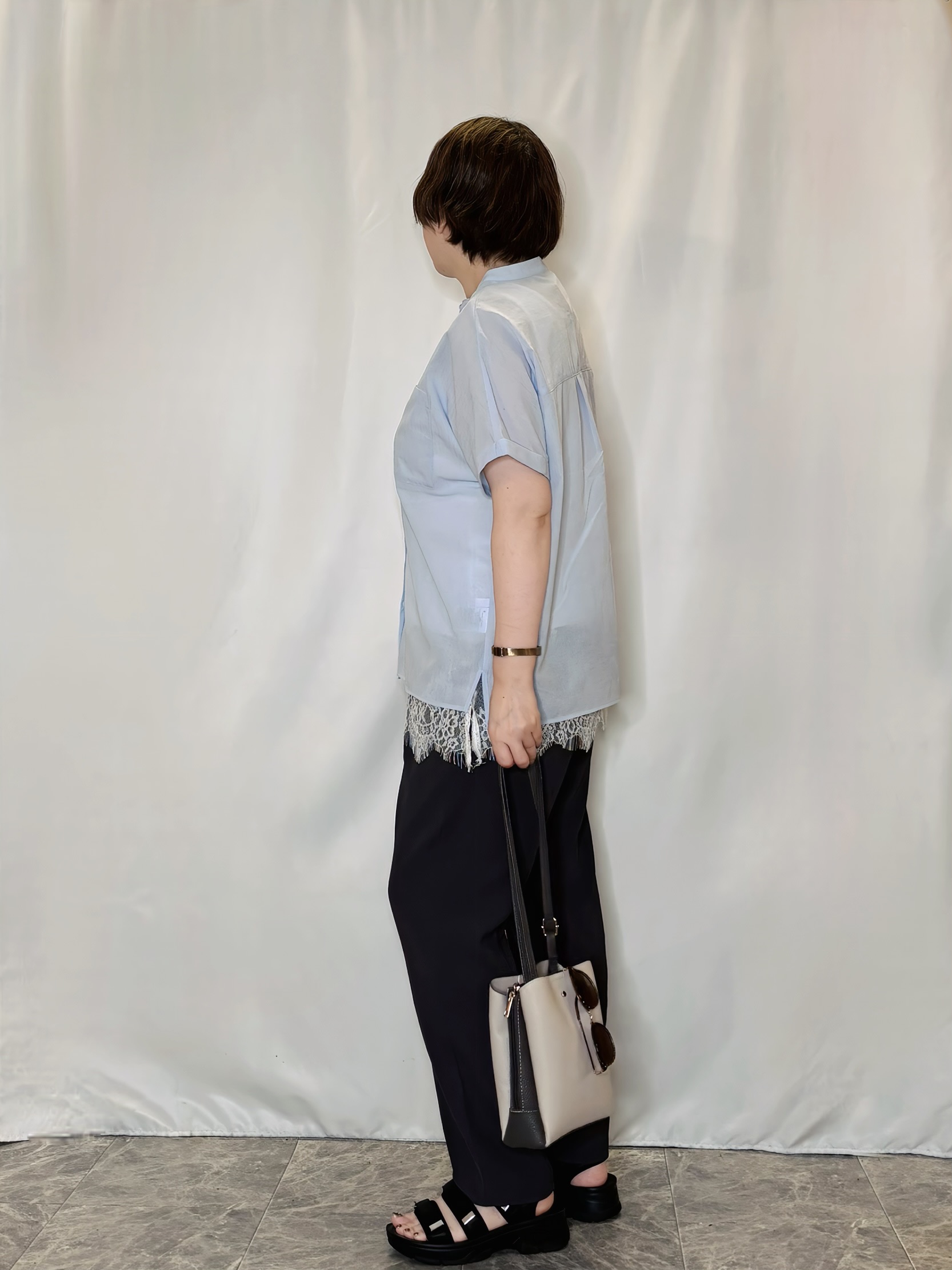 たみさんの「SHOO･LA･RUE｜【さらり快適/洗濯機可/S-LL】風が通り抜ける 半袖バンドカラーシアーシャツ」を使ったコーディネート