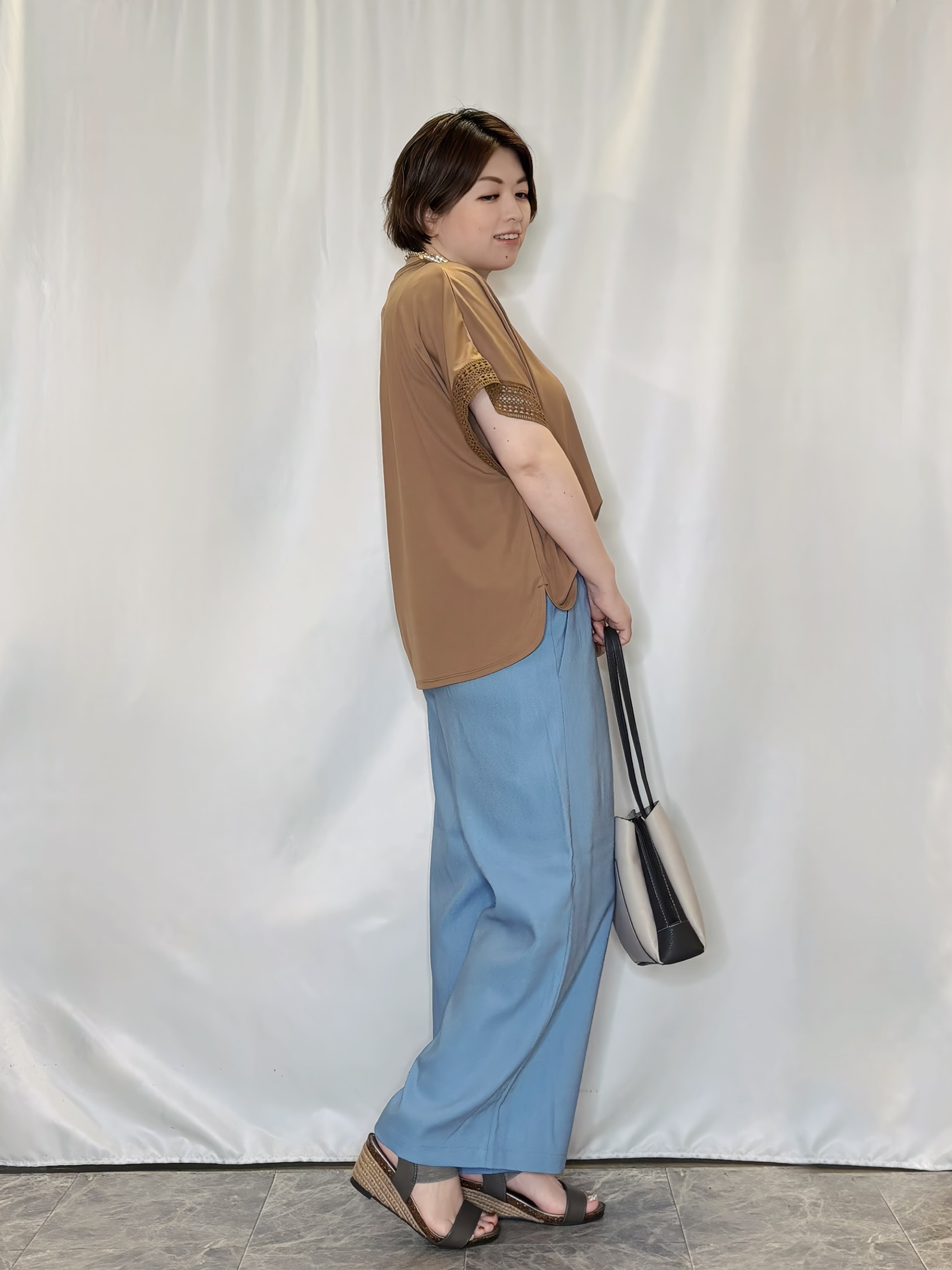 たみさんの「SHOO･LA･RUE｜【ひんやり/UV】お袖レースが上品 ゆったりとろみトップス」を使ったコーディネート