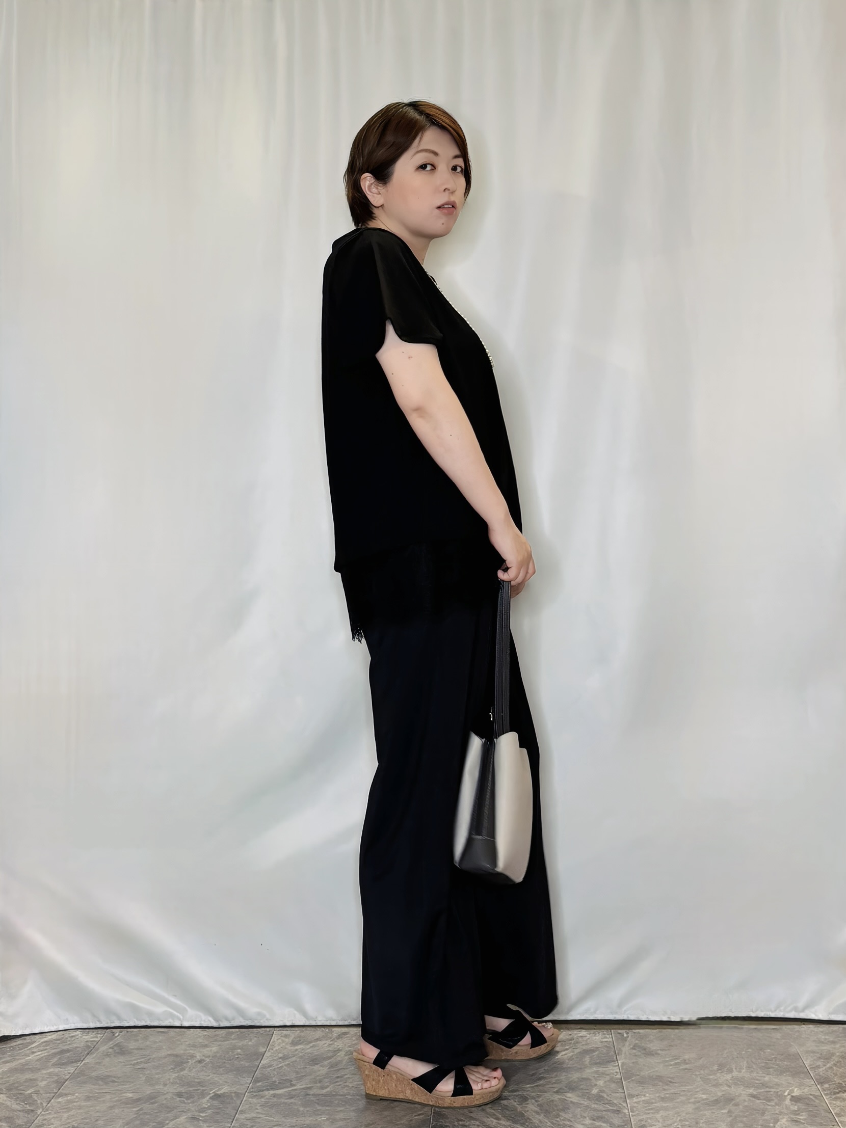 たみさんの「SHOO･LA･RUE｜【S-LL/洗濯機可】軽凛(かろりん)ひんやり スキッパー裾レースブラウス」を使ったコーディネート