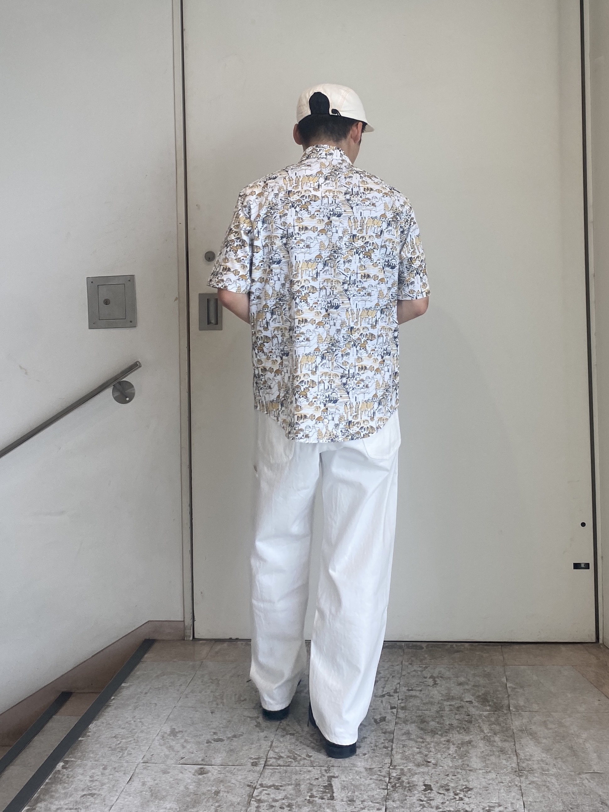 石井友也さんの「TAKEO KIKUCHI｜【BOWLER HAT LABEL】エクスプローラー 11ozカラーデニム」を使ったコーディネート