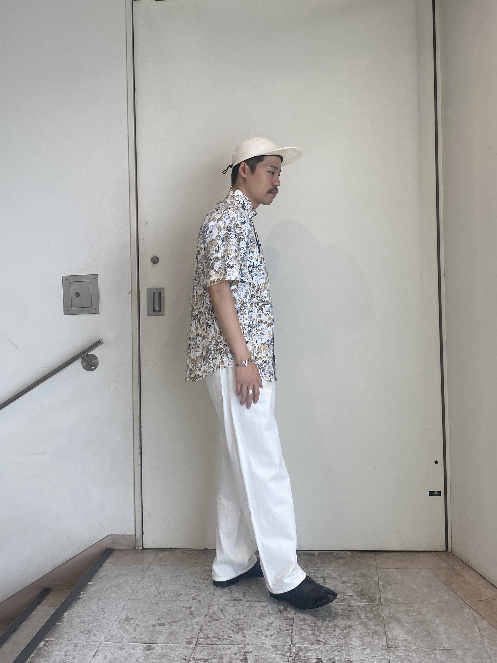 石井友也さんの「TAKEO KIKUCHI｜【BOWLER HAT LABEL】エクスプローラー 11ozカラーデニム」を使ったコーディネート