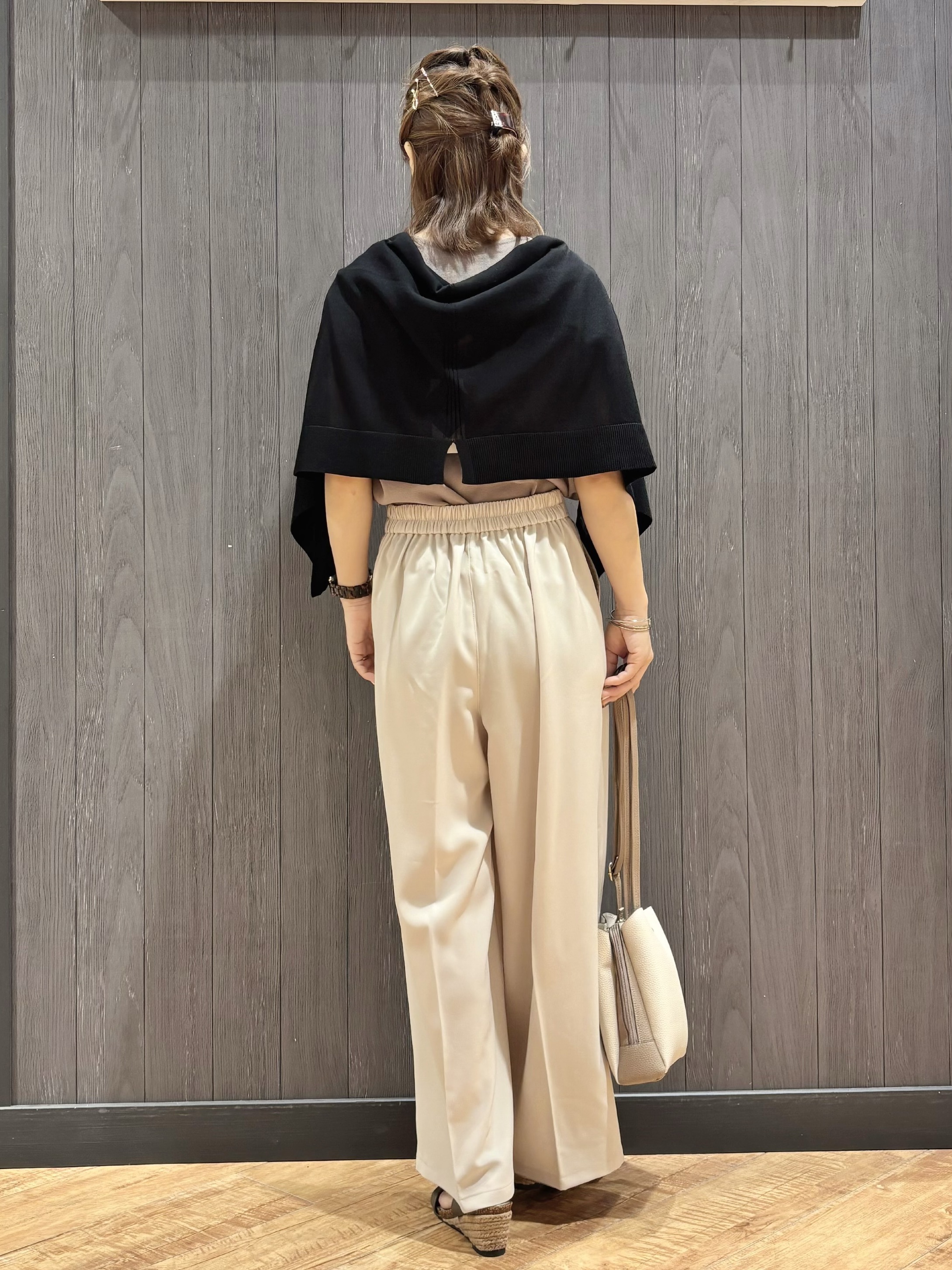 meiさんの「SHOO･LA･RUE｜【ひんやり/洗濯機可/S-LL】インせず着られる 大人シンプルサマーニット」を使ったコーディネート