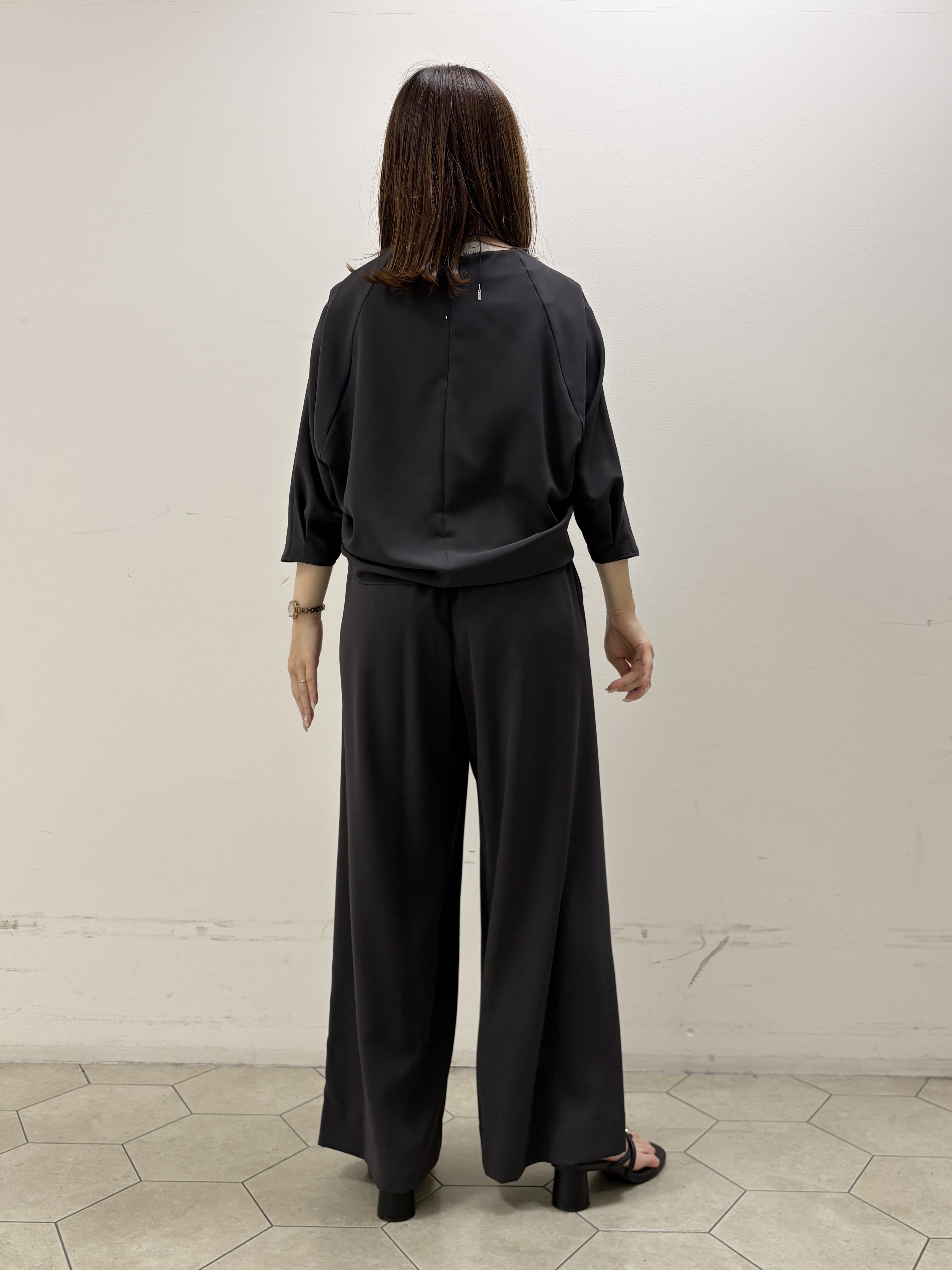 kahoさんの「INDIVI｜【接触冷感／透湿／着る日傘】ドルマントップス」を使ったコーディネート