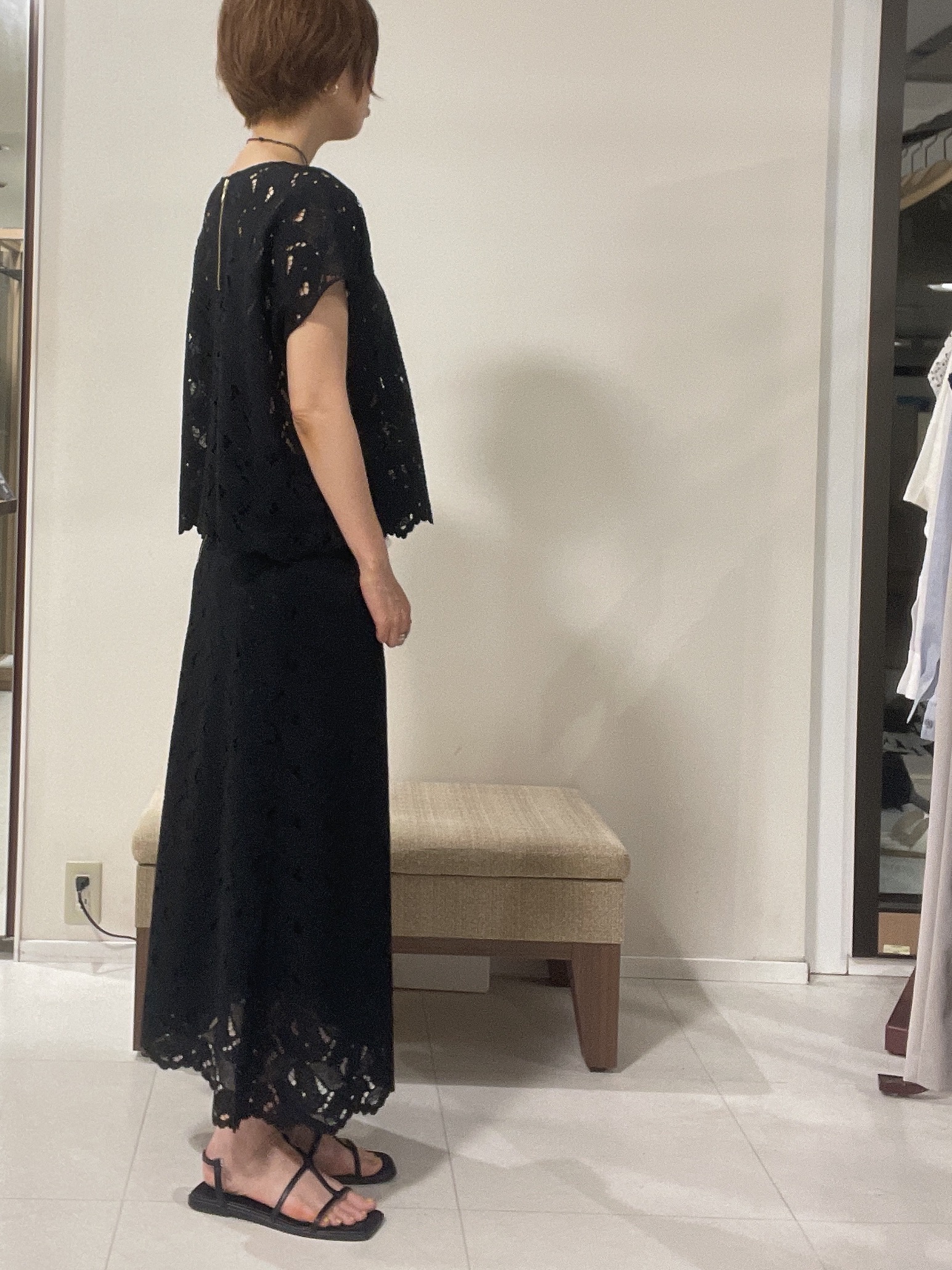 IWAMOさんの「UNTITLED｜【セットアップ可能】リーフレースブラウス」を使ったコーディネート