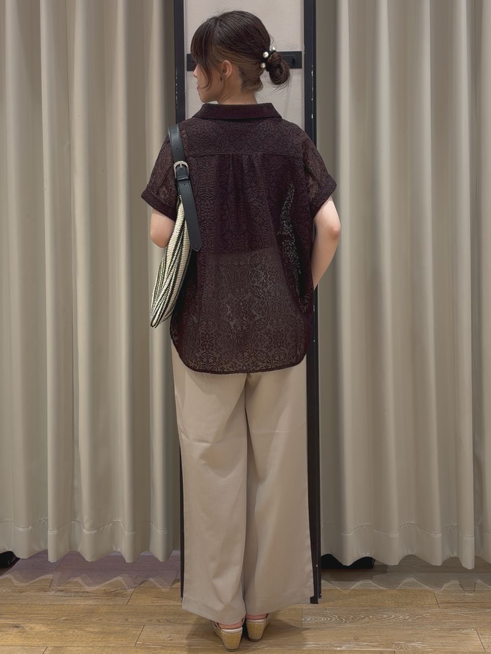 RUKAさんの「grove｜【洗える・体型カバー】レースドルマンシャツ」を使ったコーディネート