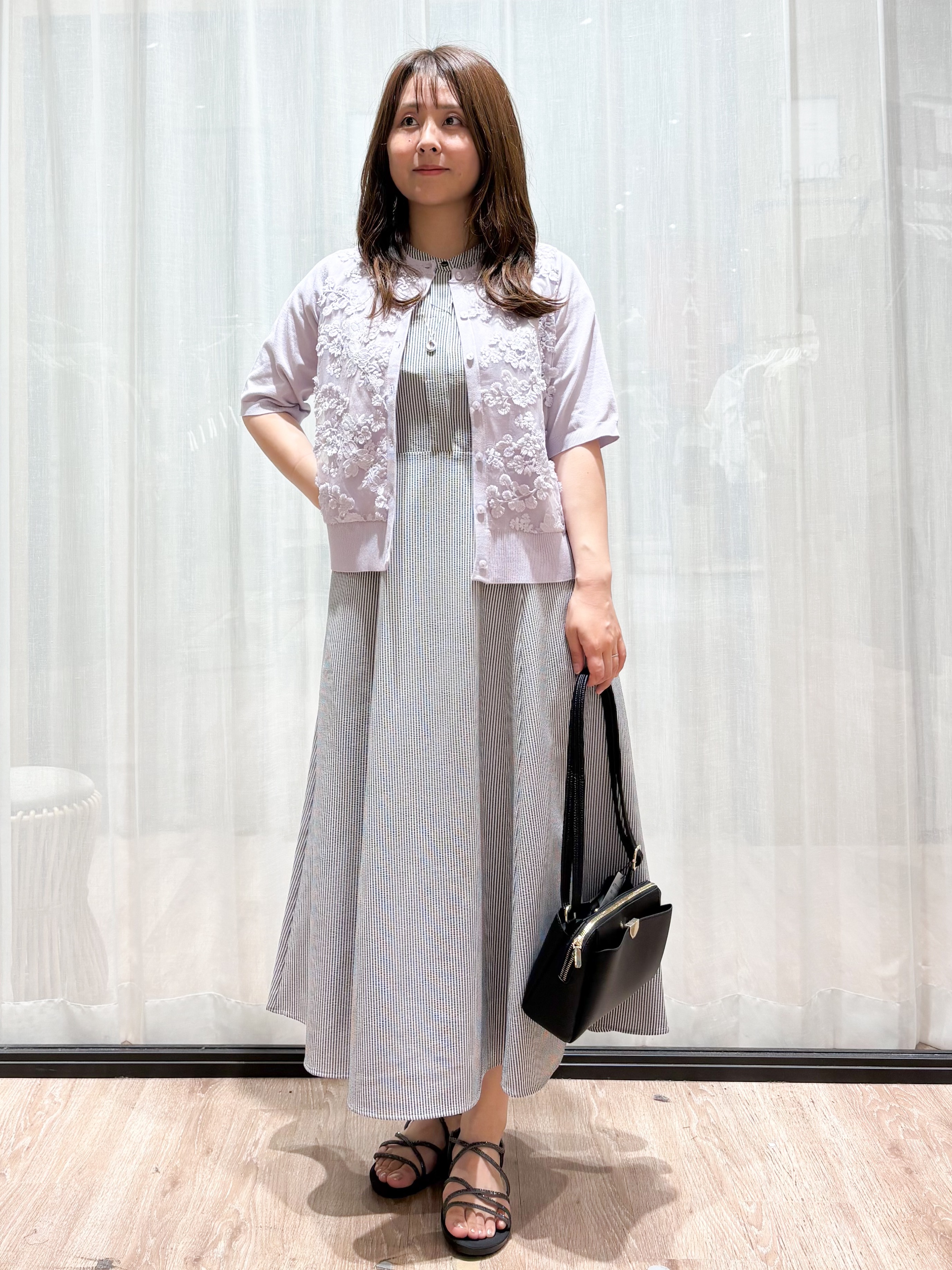 かなさんの「OPAQUE.CLIP｜フロントレースニットカーディガン【洗える】」を使ったコーディネート