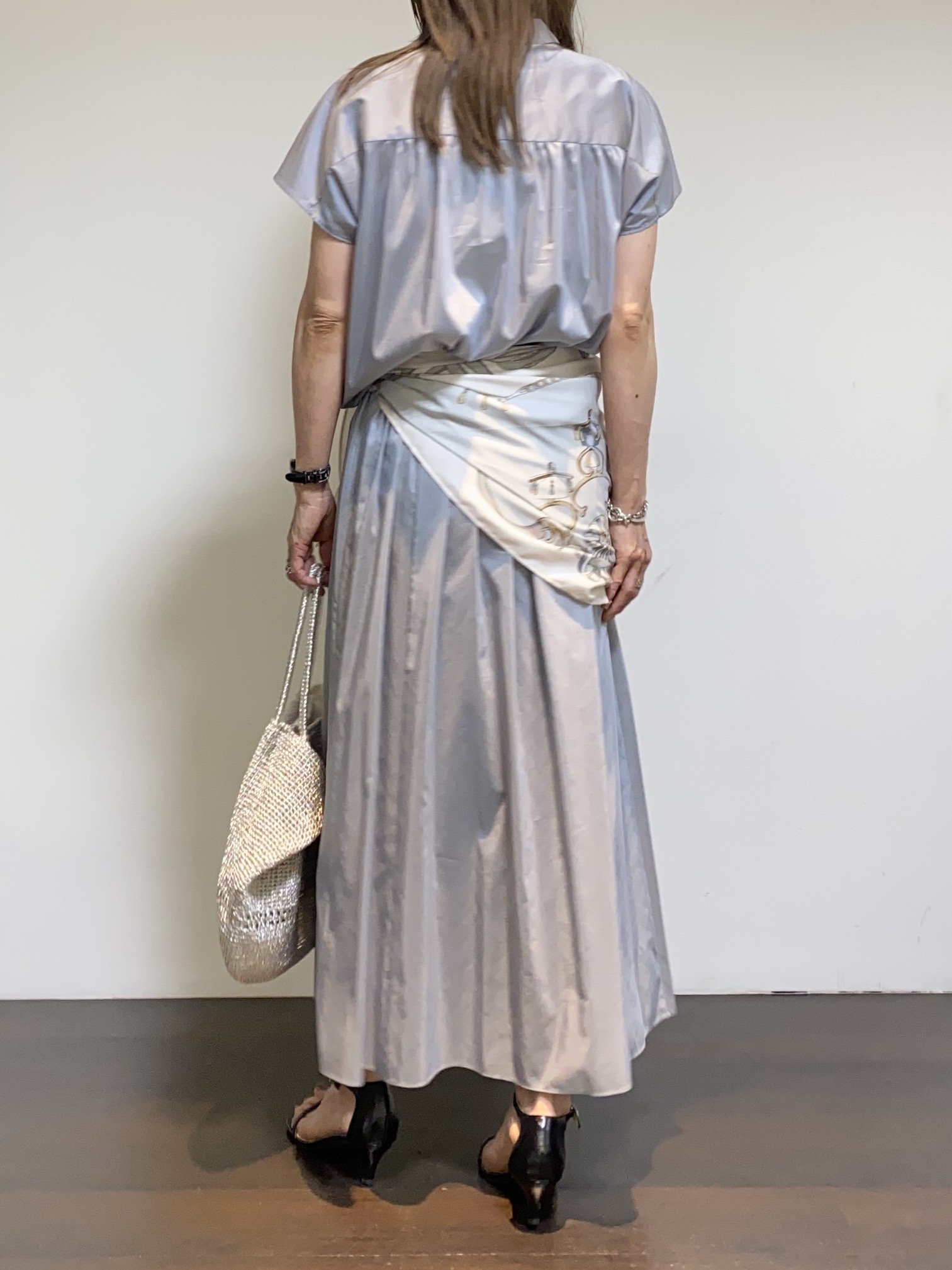 tomoさんの「UNTITLED｜【7色展開/ゆったり/ショート丈】シアートリコットカーディガン」を使ったコーディネート