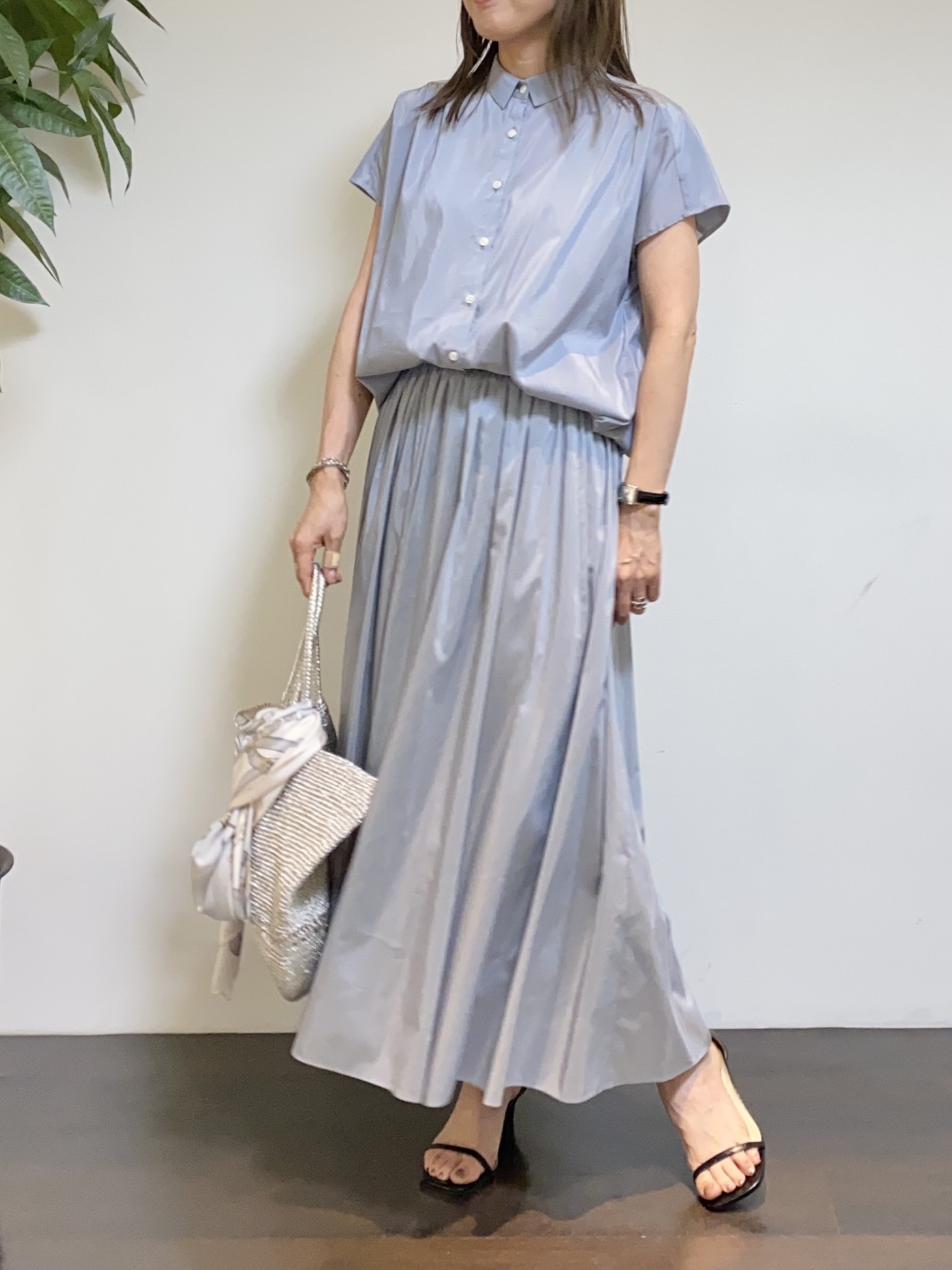 tomoさんの「UNTITLED｜【7色展開/ゆったり/ショート丈】シアートリコットカーディガン」を使ったコーディネート