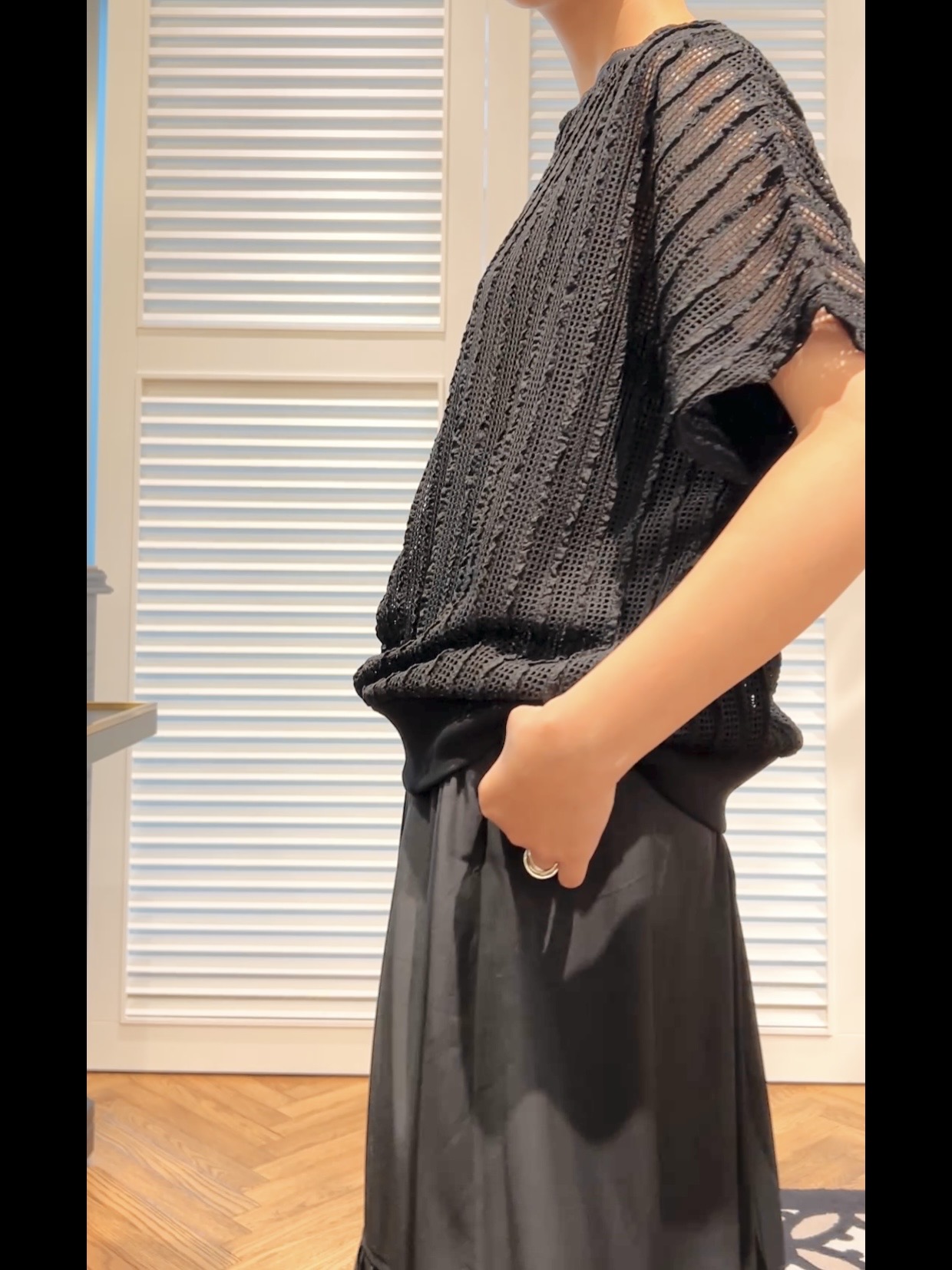 OCHIAIさんの「DRESSTERIOR｜シアーメッシュプルオーバー」を使ったコーディネート