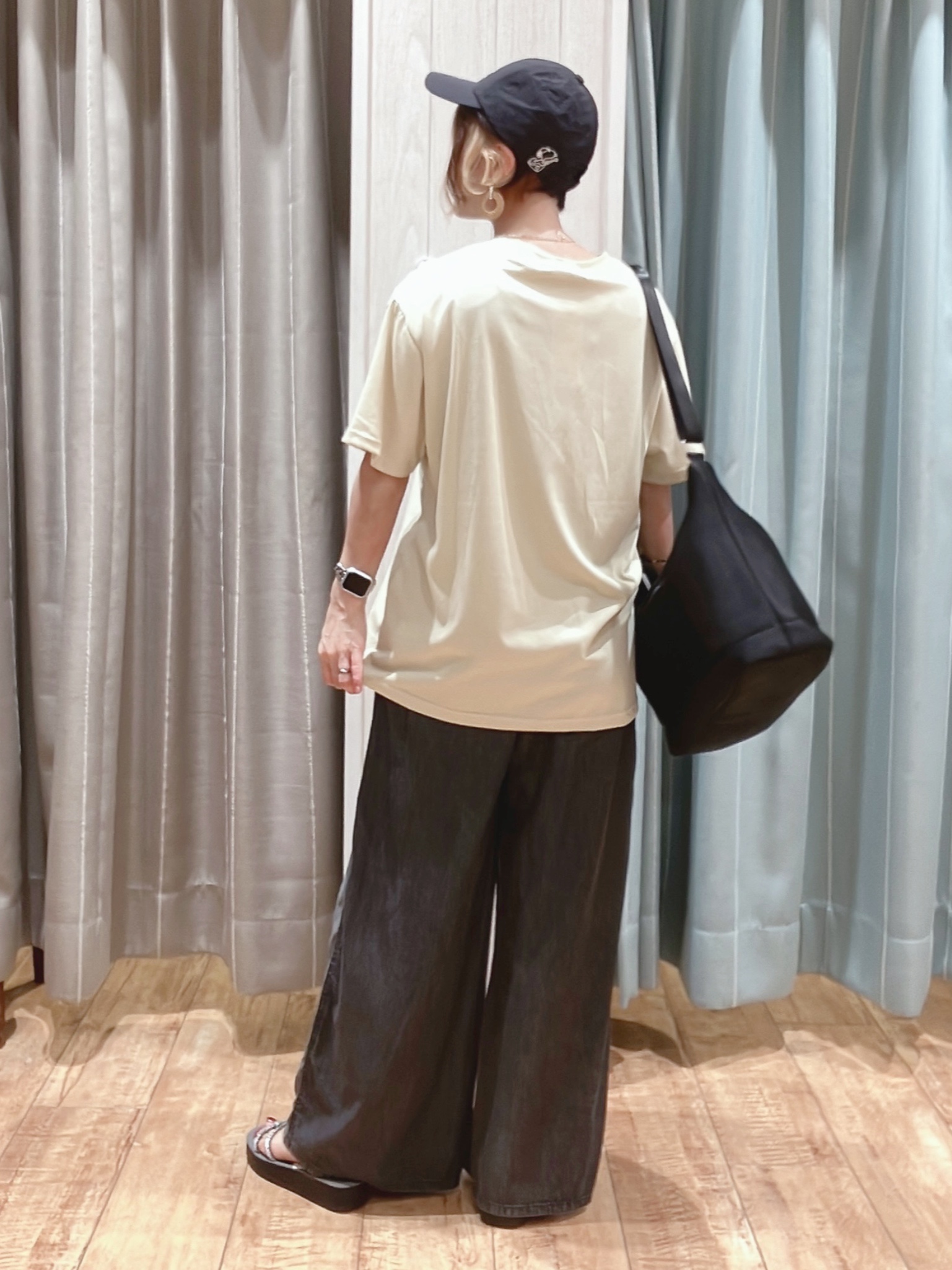 aaamiさんの「SHOO･LA･RUE｜【ひんやり/S-LL】選べる4柄　デイリー使いにぴったりな 大人の頼れるTシャツ」を使ったコーディネート
