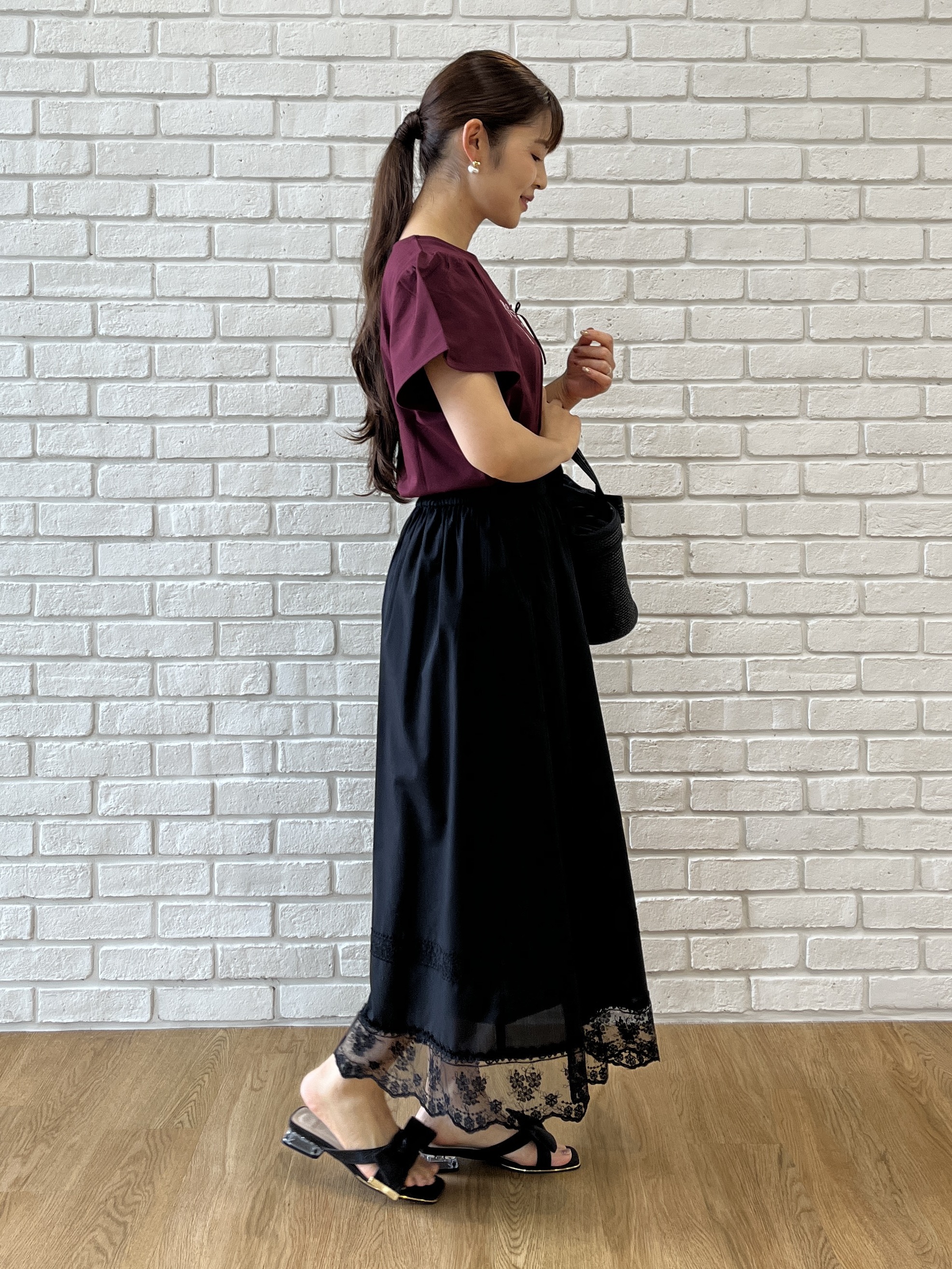 makiさんの「Couture brooch｜リボンロゴTシャツ」を使ったコーディネート