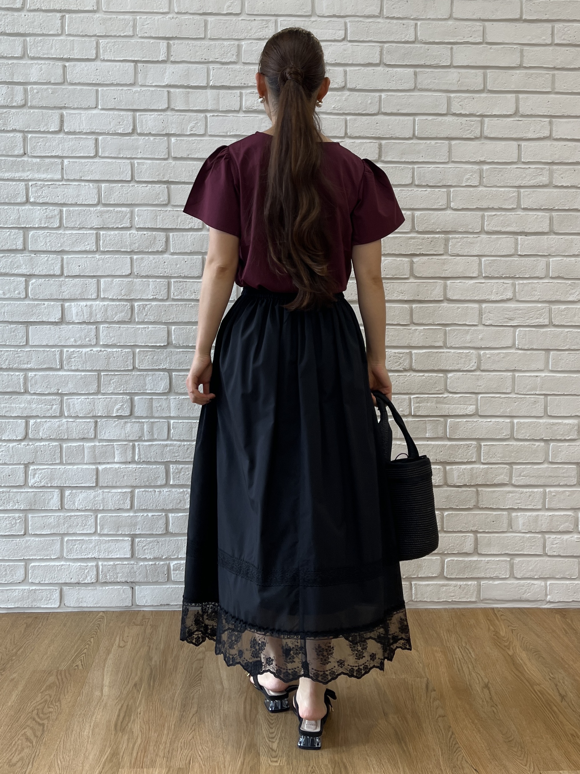 makiさんの「Couture brooch｜リボンロゴTシャツ」を使ったコーディネート