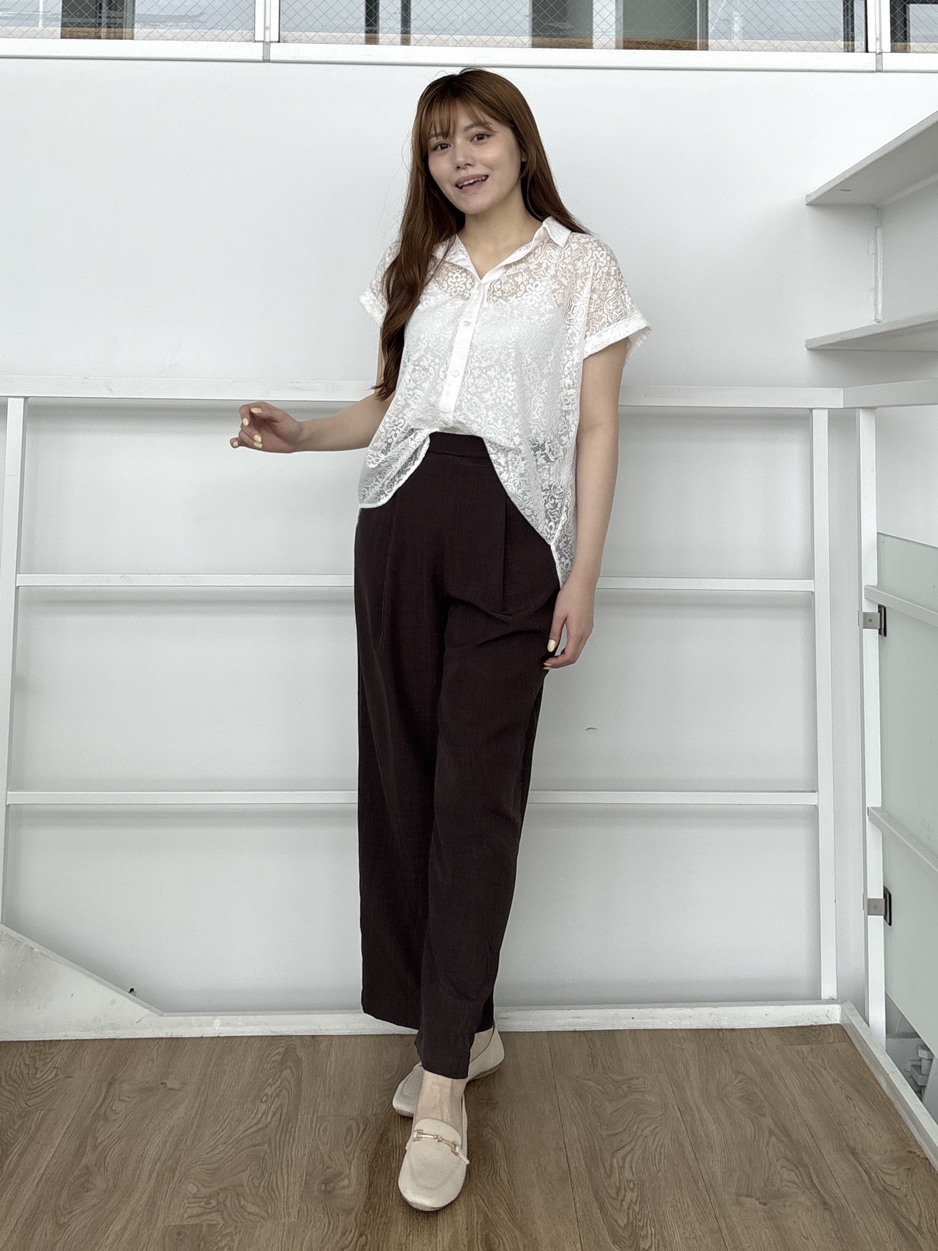 sayaさんの「grove｜【洗える・体型カバー】レースドルマンシャツ」を使ったコーディネート
