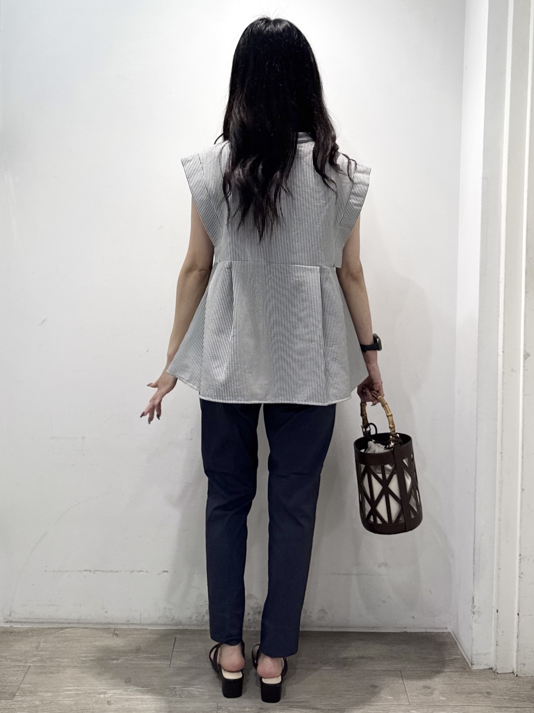 yuicciさんの「OPAQUE.CLIP｜『STORY Web7月掲載』ペプラムブラウス《通気性／吸水速乾／UVケア／防シワ／洗濯機OK》」を使ったコーディネート