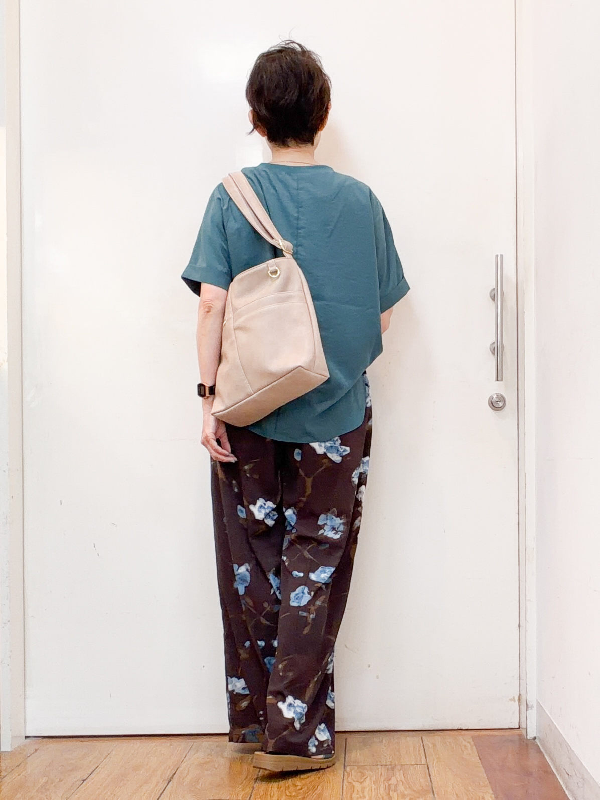 みぃさんの「SHOO･LA･RUE｜【着丈選べる/ひんやり/体型カバー】洗濯後しわになりにくい さらっとドルマントップス」を使ったコーディネート