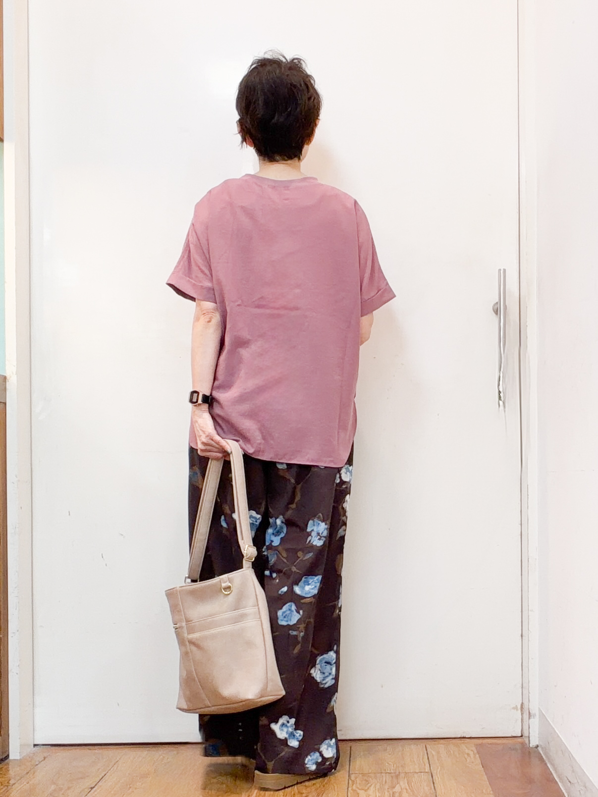 みぃさんの「SHOO･LA･RUE｜【着丈選べる/ひんやり/体型カバー】洗濯後しわになりにくい さらっとドルマントップス」を使ったコーディネート