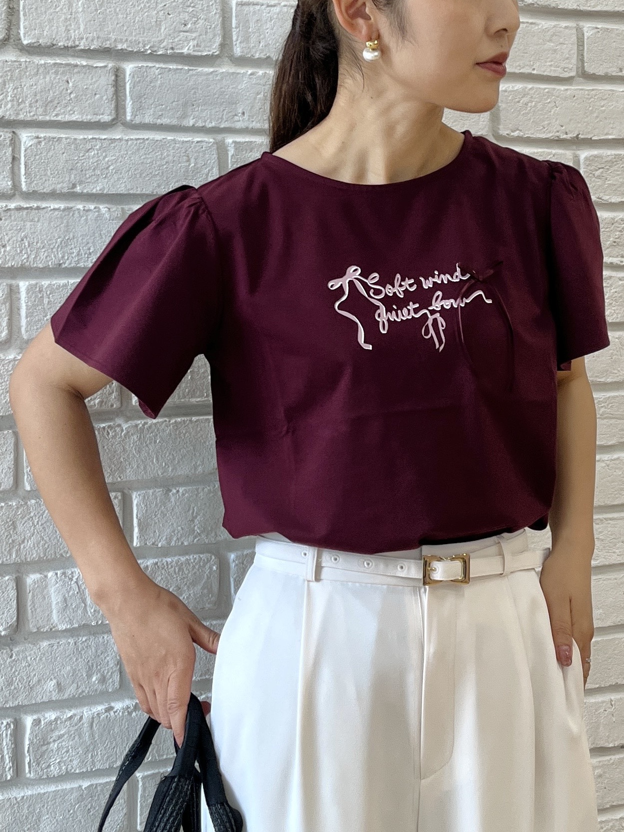 makiさんの「Couture brooch｜リボンロゴTシャツ」を使ったコーディネート