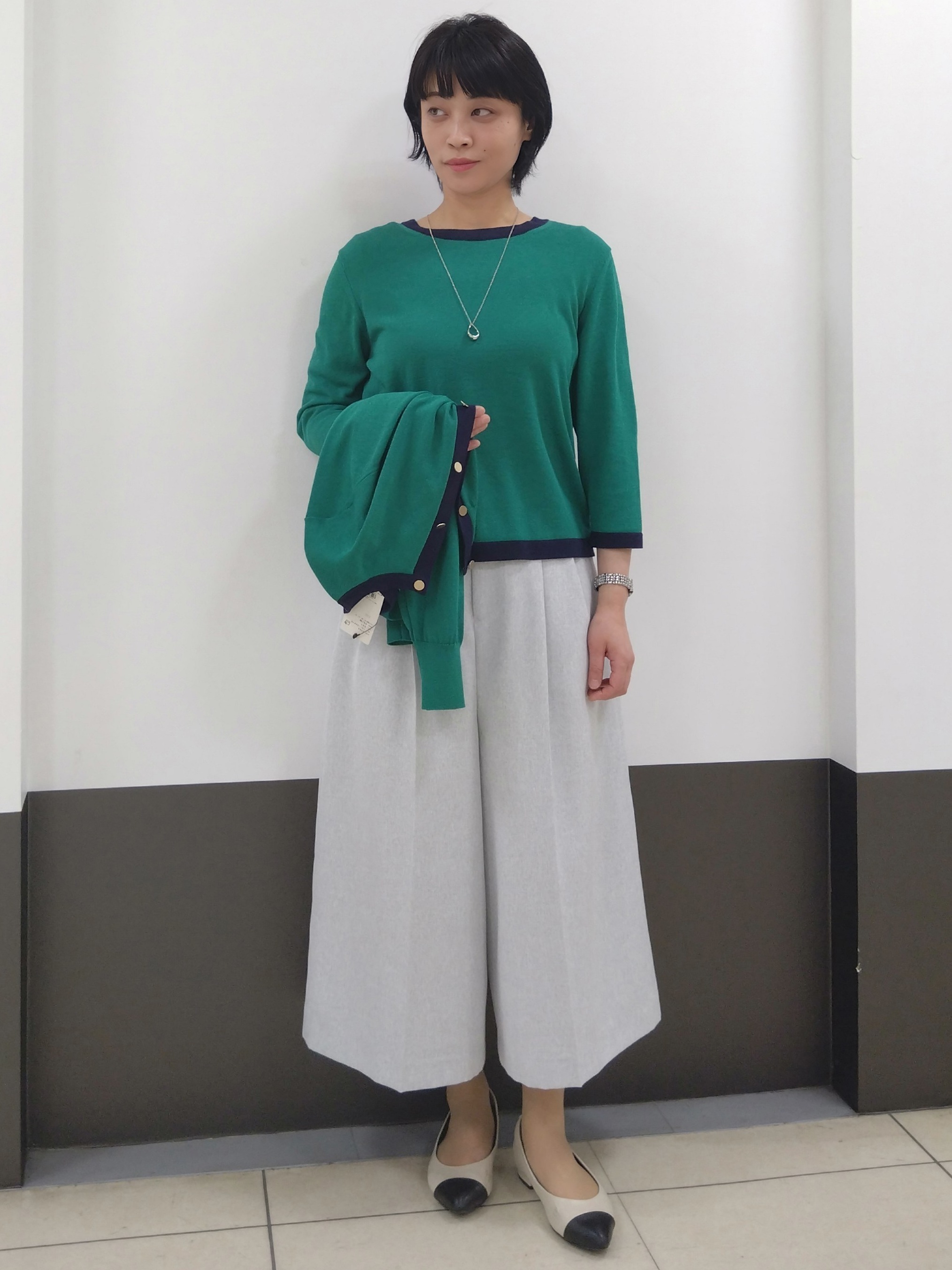 GMさんの「Reflect｜【アンサンブル可】バイカラーカーディガン」を使ったコーディネート