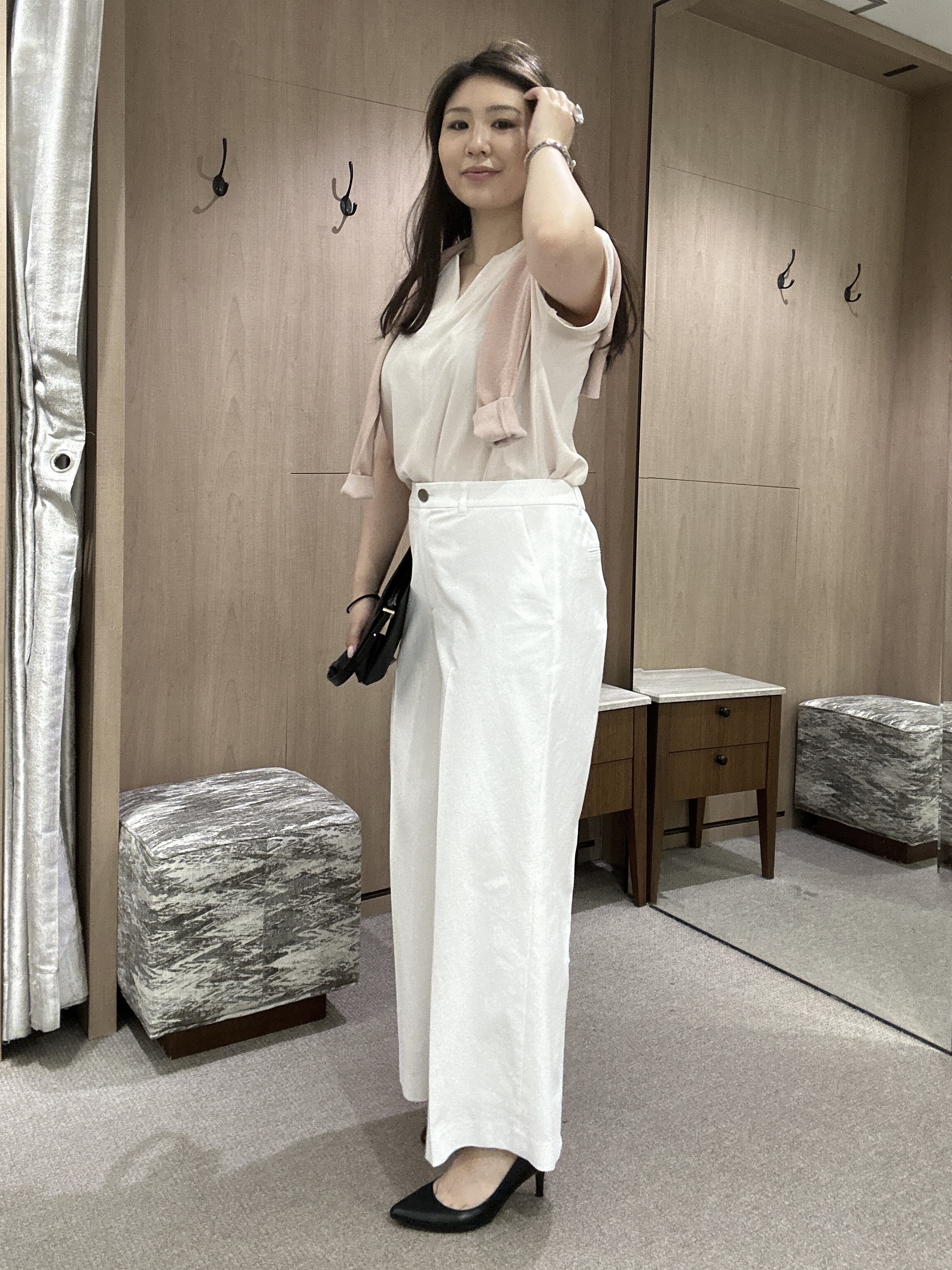 YURIさんの「UNTITLED｜【アンサンブル可】ラメ混クルーネックカーディガン」を使ったコーディネート