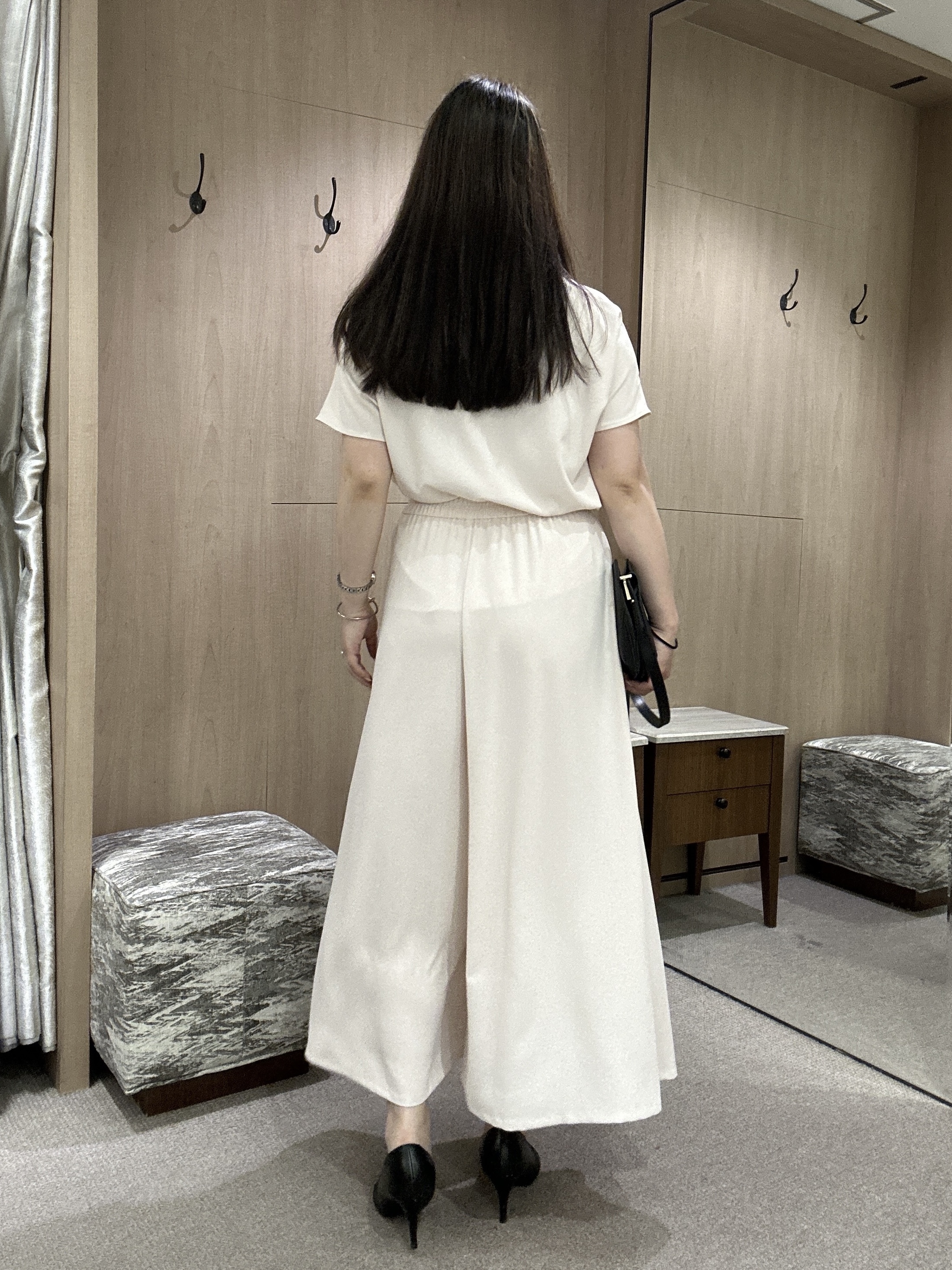 YURIさんの「UNTITLED｜【アンサンブル可】ラメ混クルーネックカーディガン」を使ったコーディネート