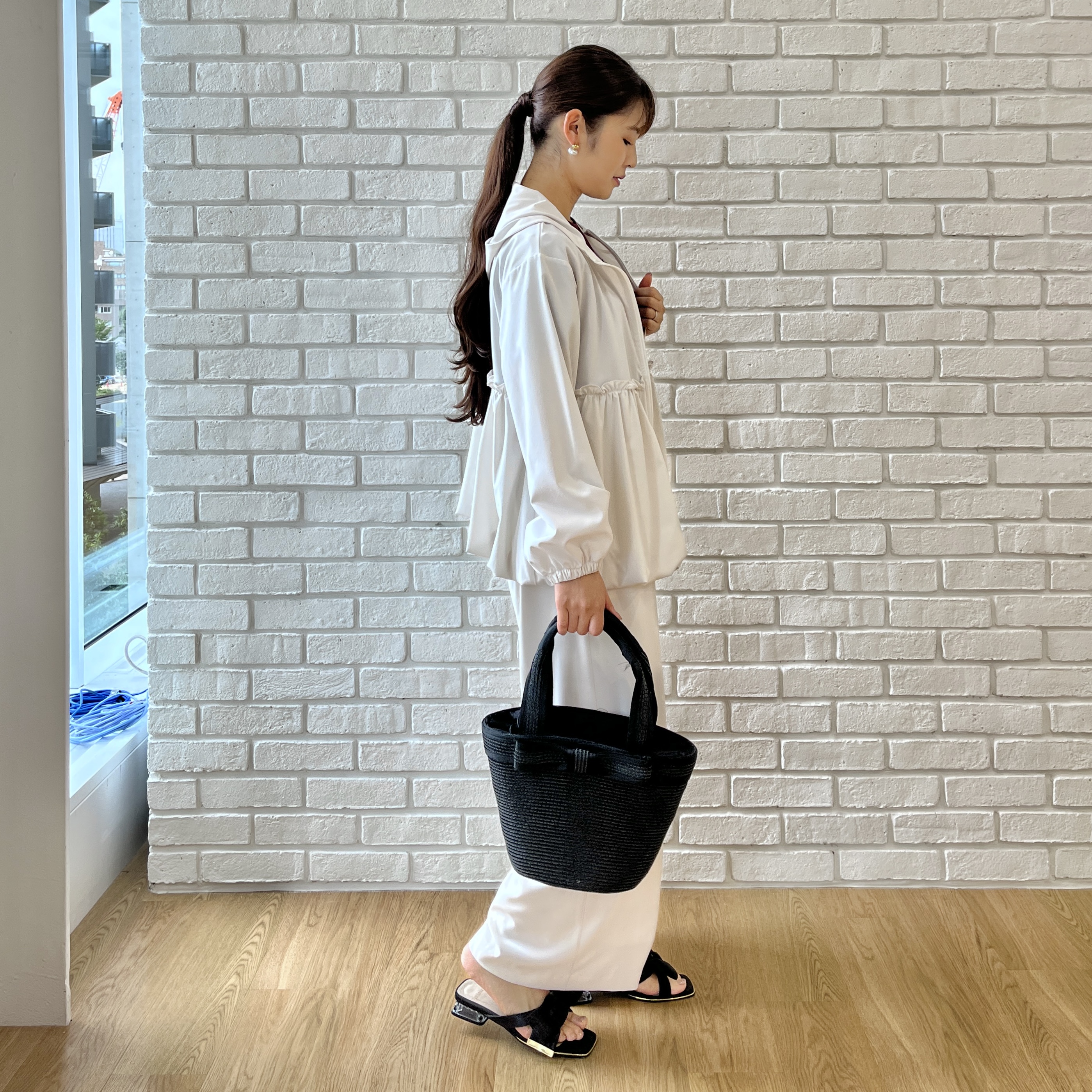 makiさんの「Couture brooch｜リボンロゴTシャツ」を使ったコーディネート