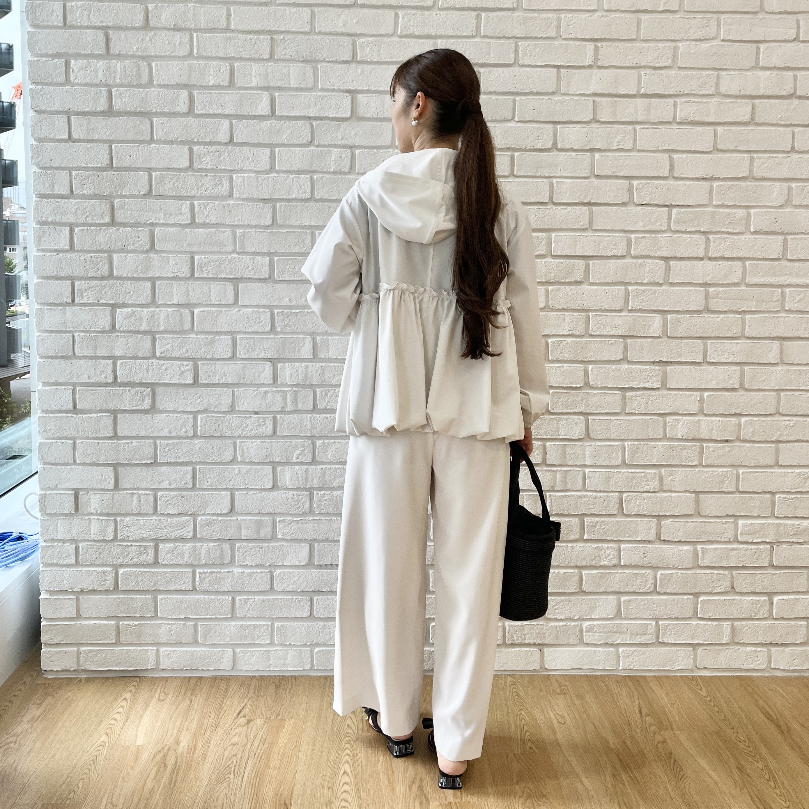 makiさんの「Couture brooch｜リボンロゴTシャツ」を使ったコーディネート