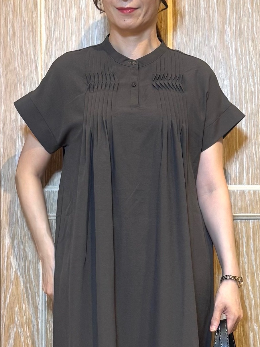 KAORIさんの「SHOO･LA･RUE｜【S-LL/洗濯機可】ピンタックデザインがサマ見え Aラインワンピース」を使ったコーディネート